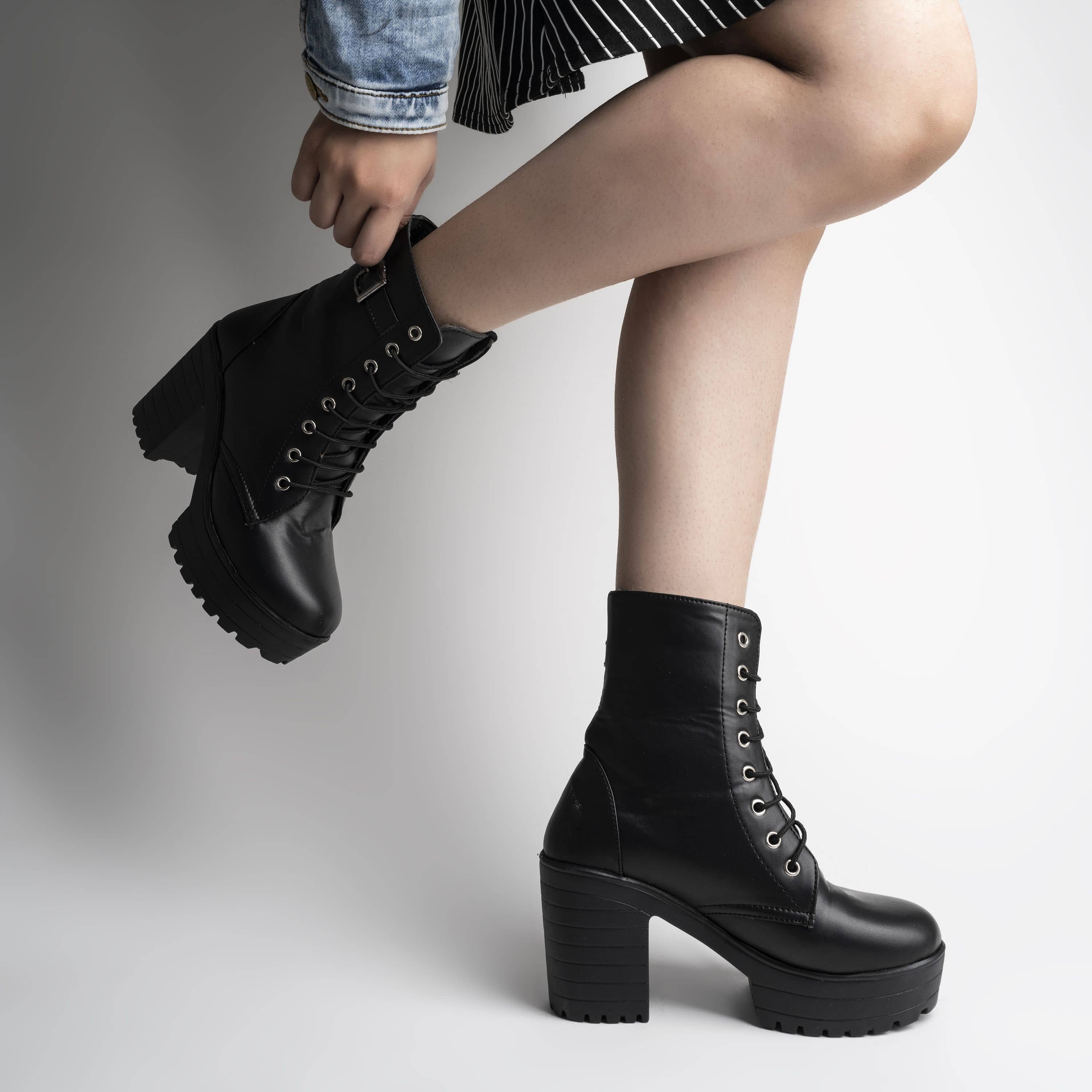 Shoetopia - Black Women's Ankle Length Boots
