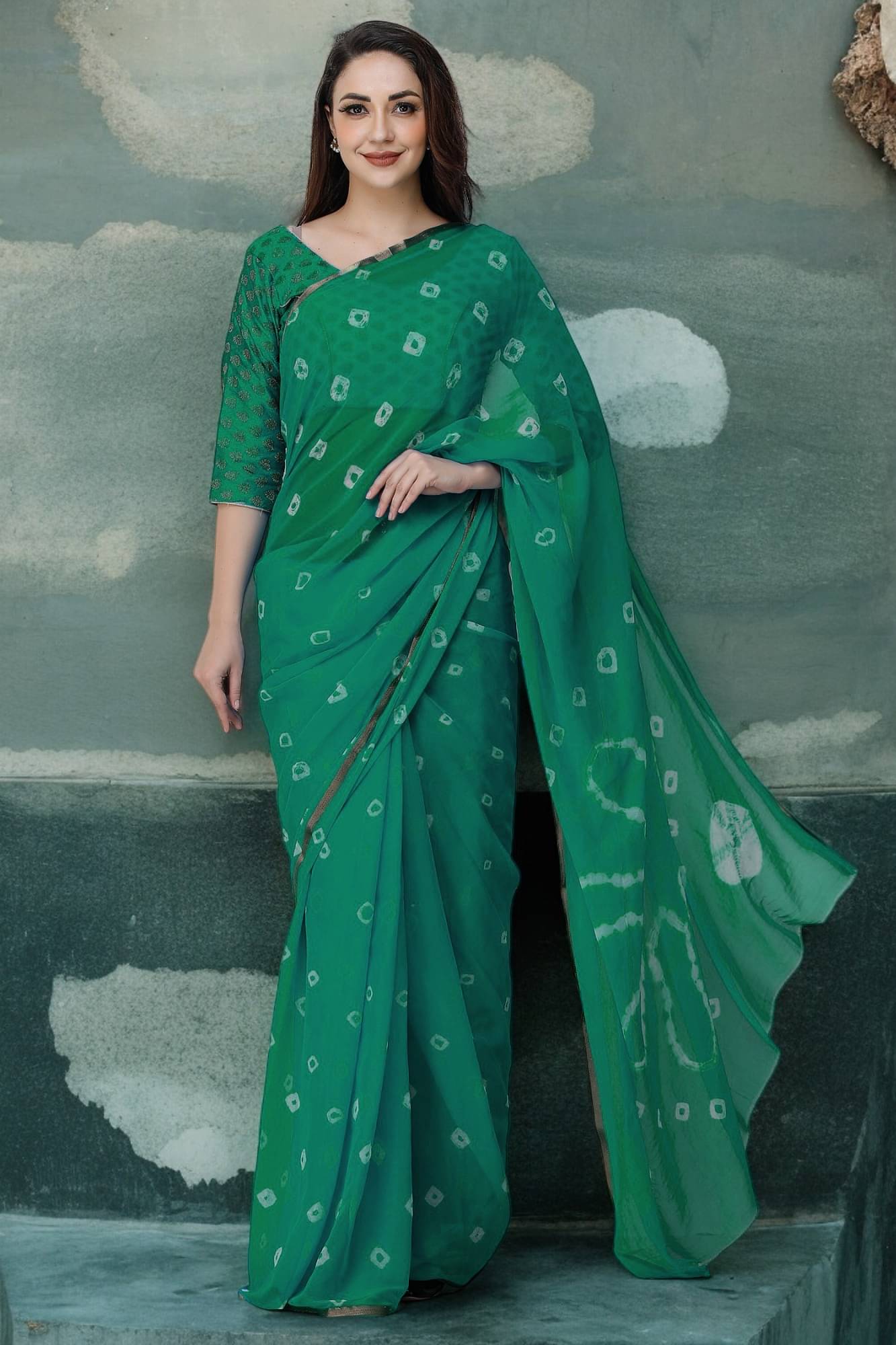     			VIOUR Chiffon Dyed Saree Without Blouse Piece ( Green )