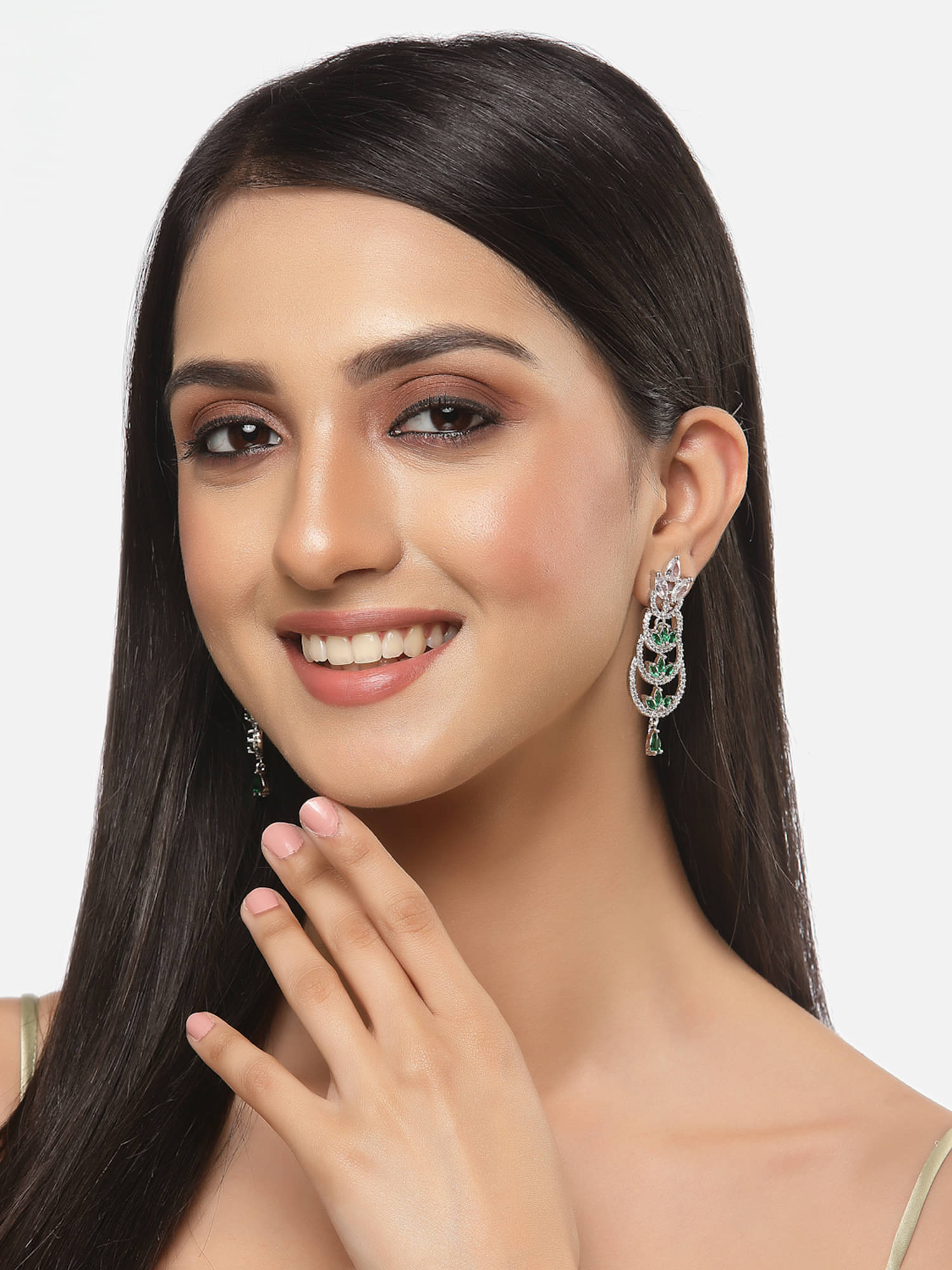     			Zeneme Green Danglers Earrings ( Pack of 1 )