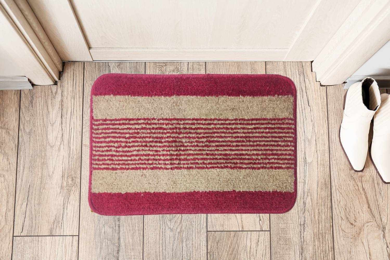     			UrbanArts Anti-skid Microfibre Bath Mat 40x60 cm ( Pack of 1 ) - Red