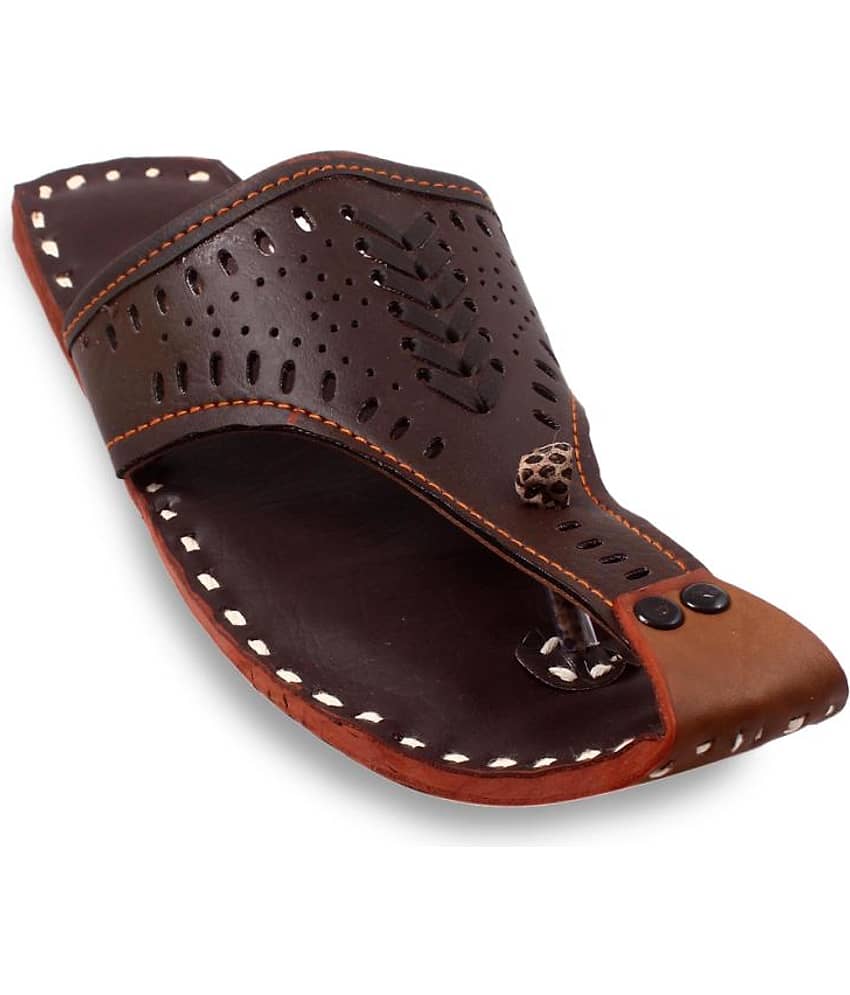 rajeraj Brown Men's Kolhapuris - Ethnic Shoes | Buy online on ZillyBuy