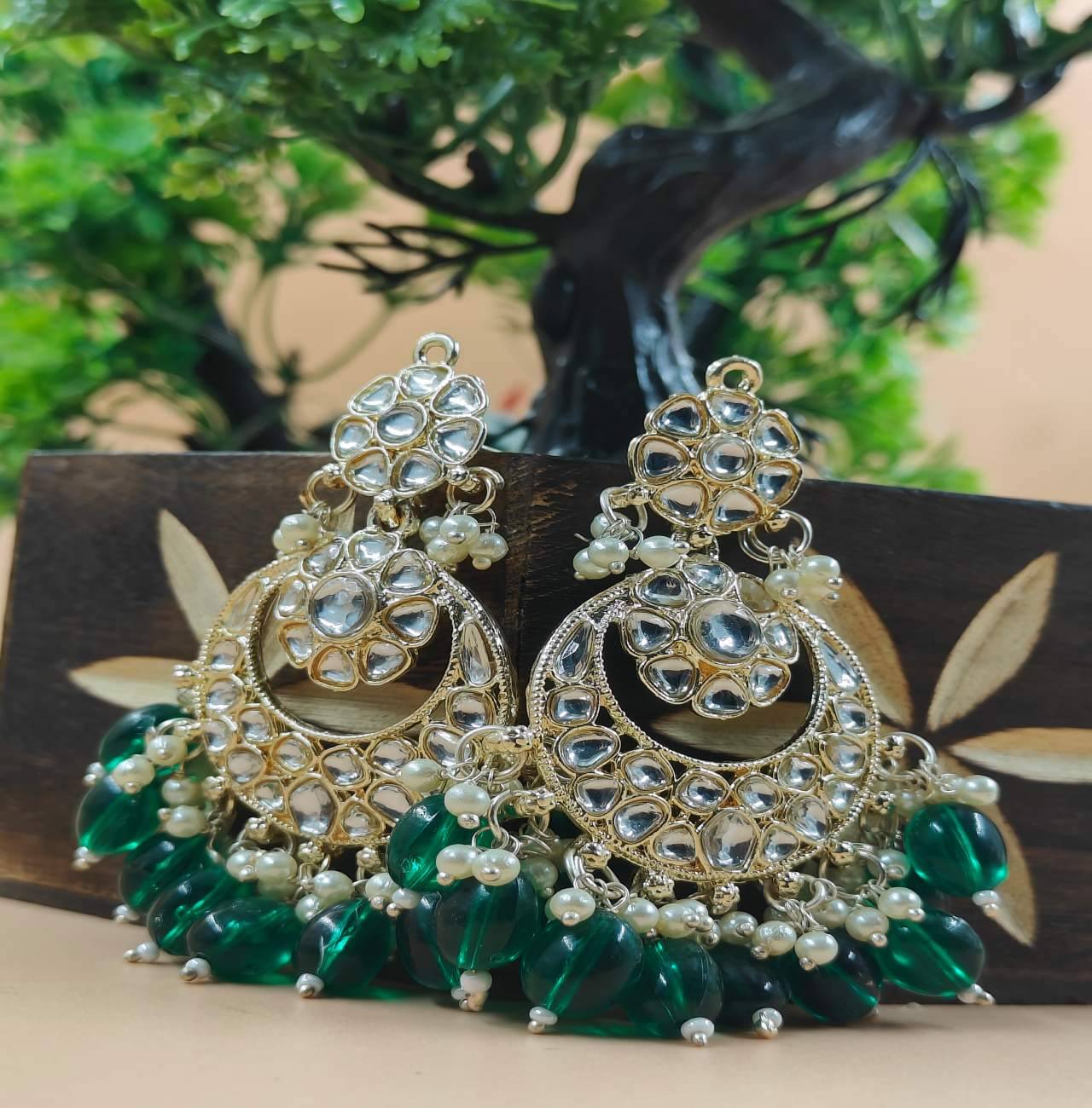     			Jiyanshi fashion Green Jhumki Earrings ( Pack of 1 )