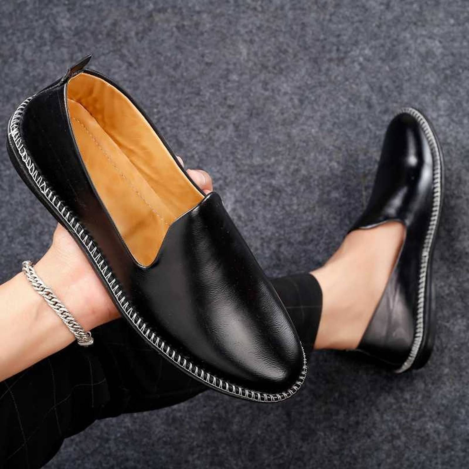     			Akiko Black Men's Jutti