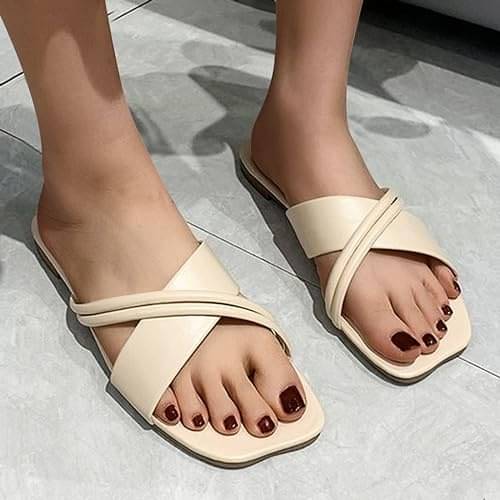     			Deynvock Cream Women's Flats