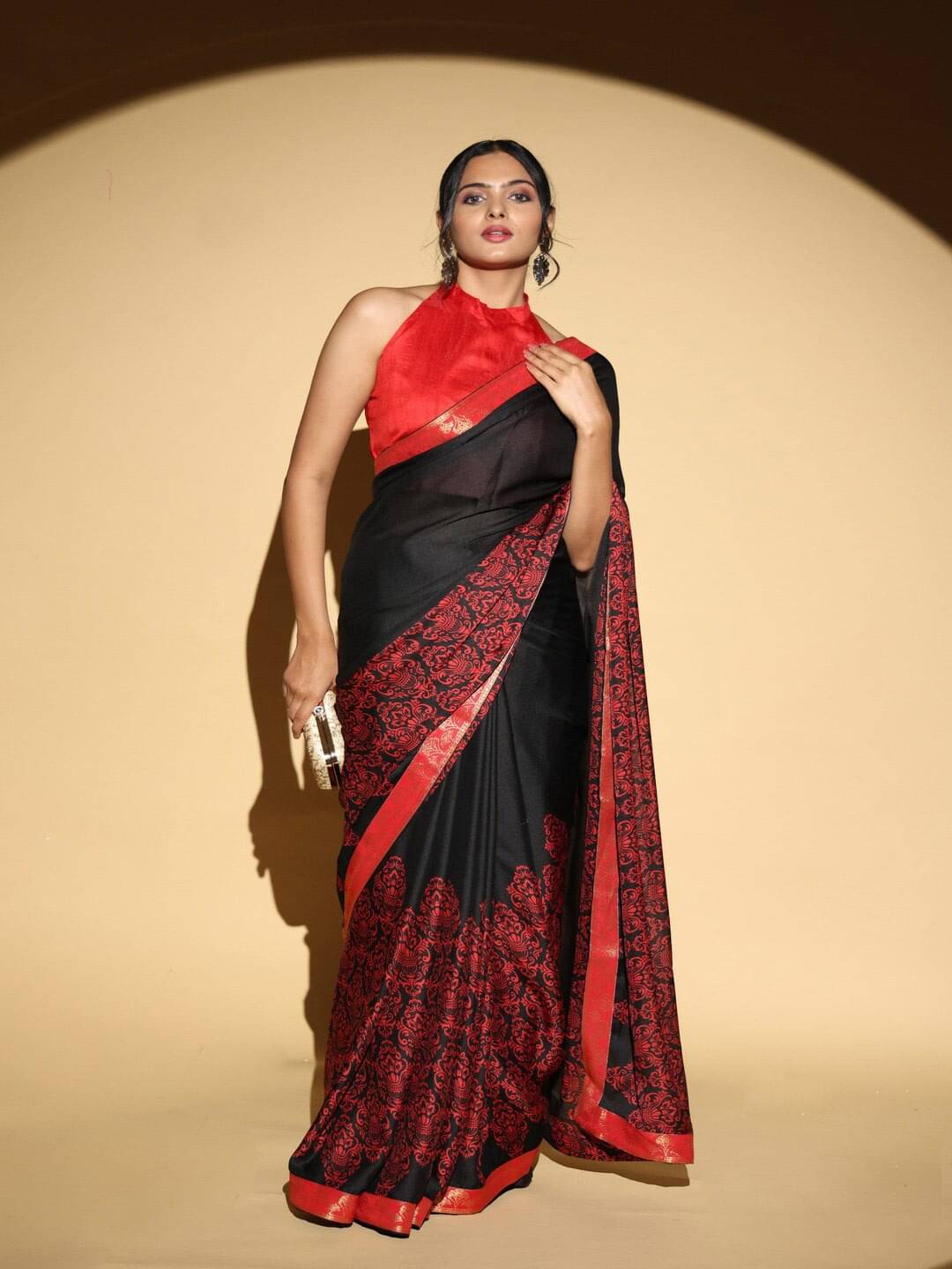     			PHORIA STYLE Chiffon Printed Saree With Unstitched Blouse Piece ( Black,Red )