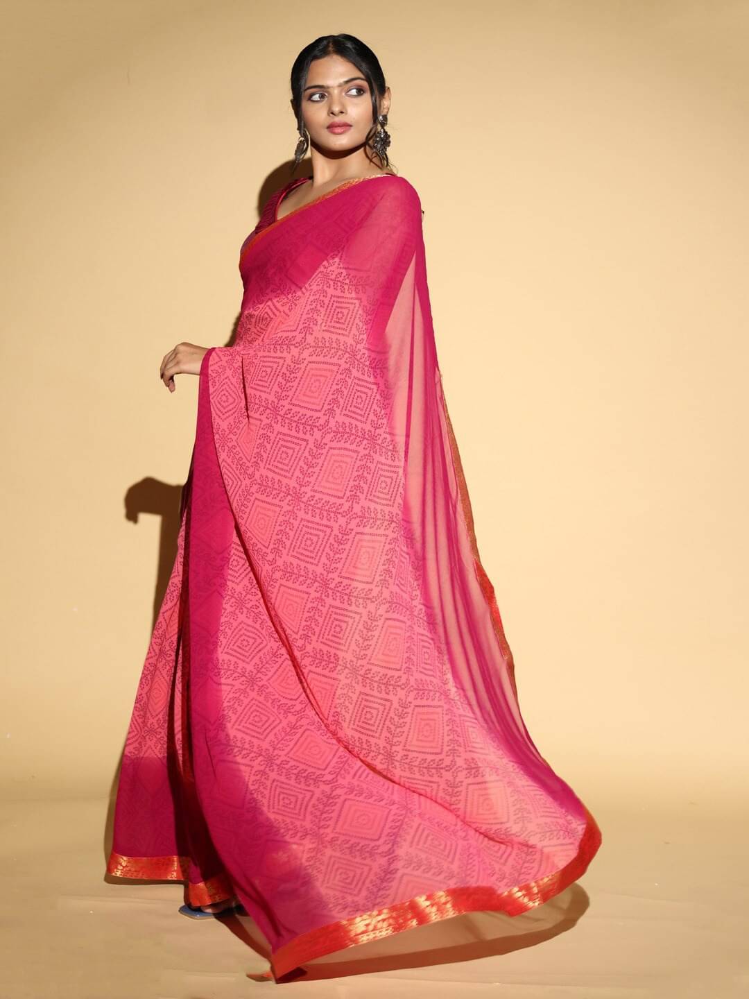 PHORIA STYLE Chiffon Printed Saree With Unstitched Blouse Piece ( Pink,Maroon ) PHORIA STYLE Chiffon Printed Saree With Unstitched Blouse Piece ( Pink,Maroon )