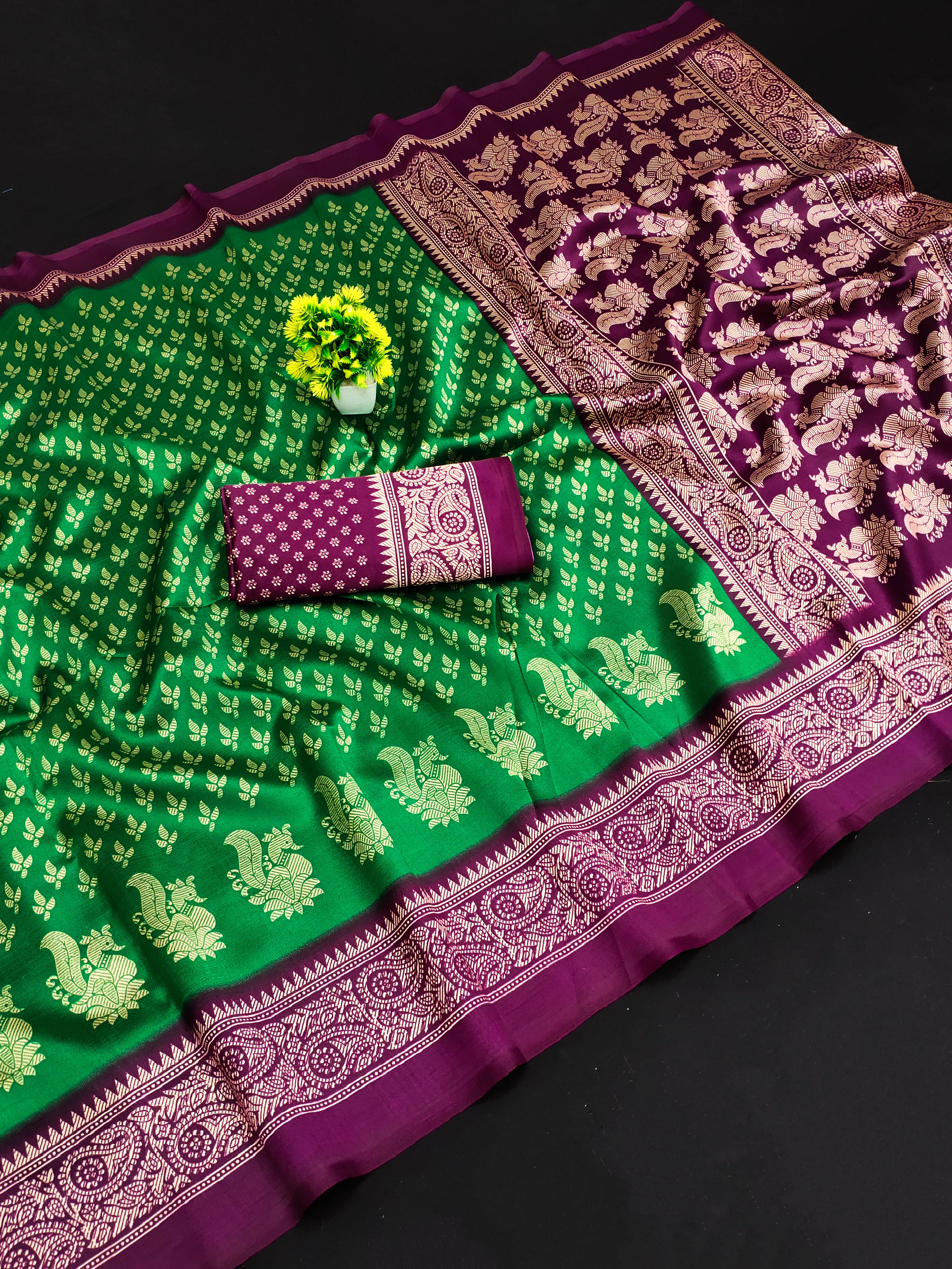     			Kanooda Prints Art Silk Printed Saree With Unstitched Blouse Piece ( Green )