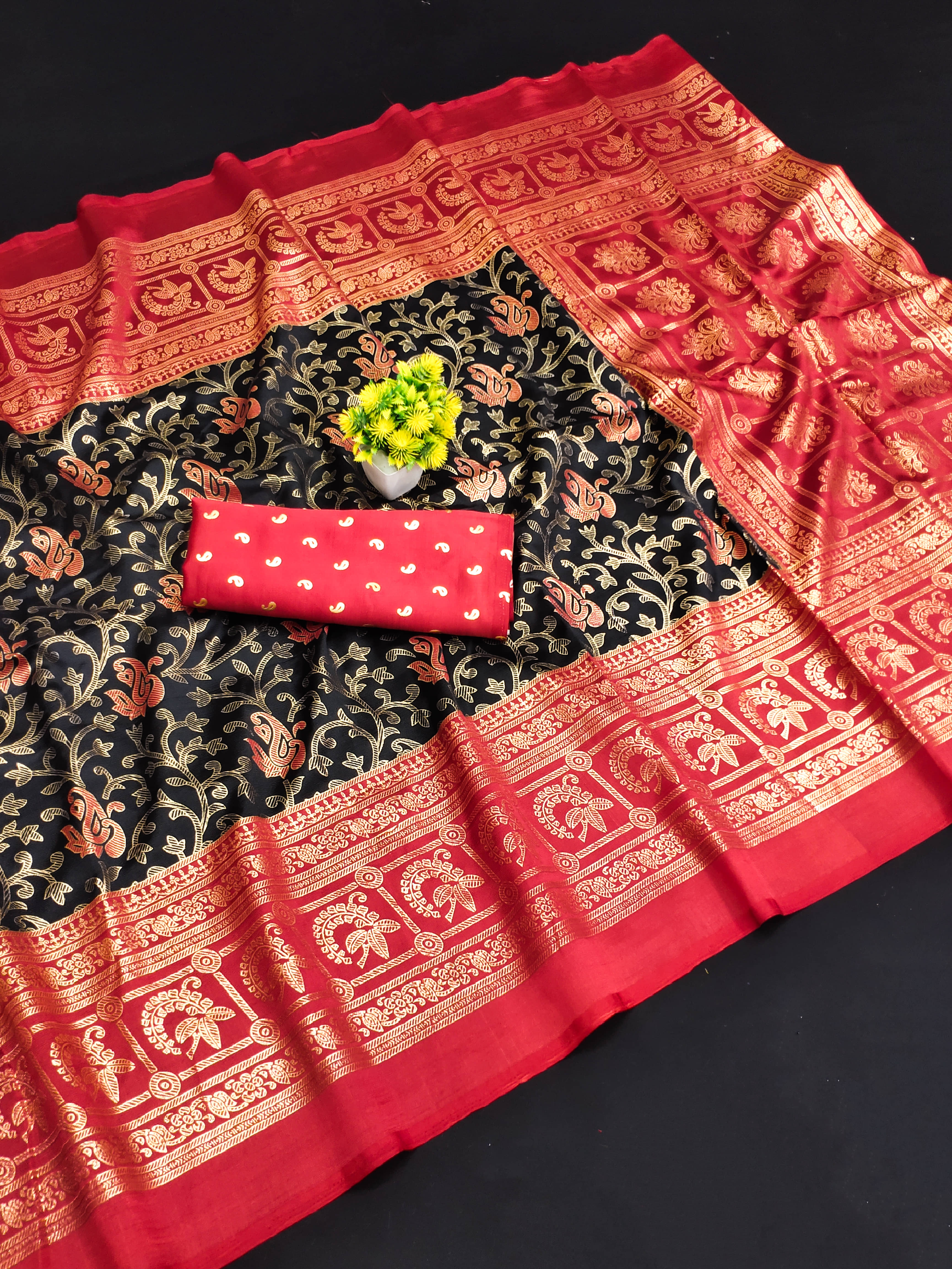 Kanooda Prints Art Silk Printed Saree With Unstitched Blouse Piece ( Black ) - Sarees | Buy online on ZillyBuy