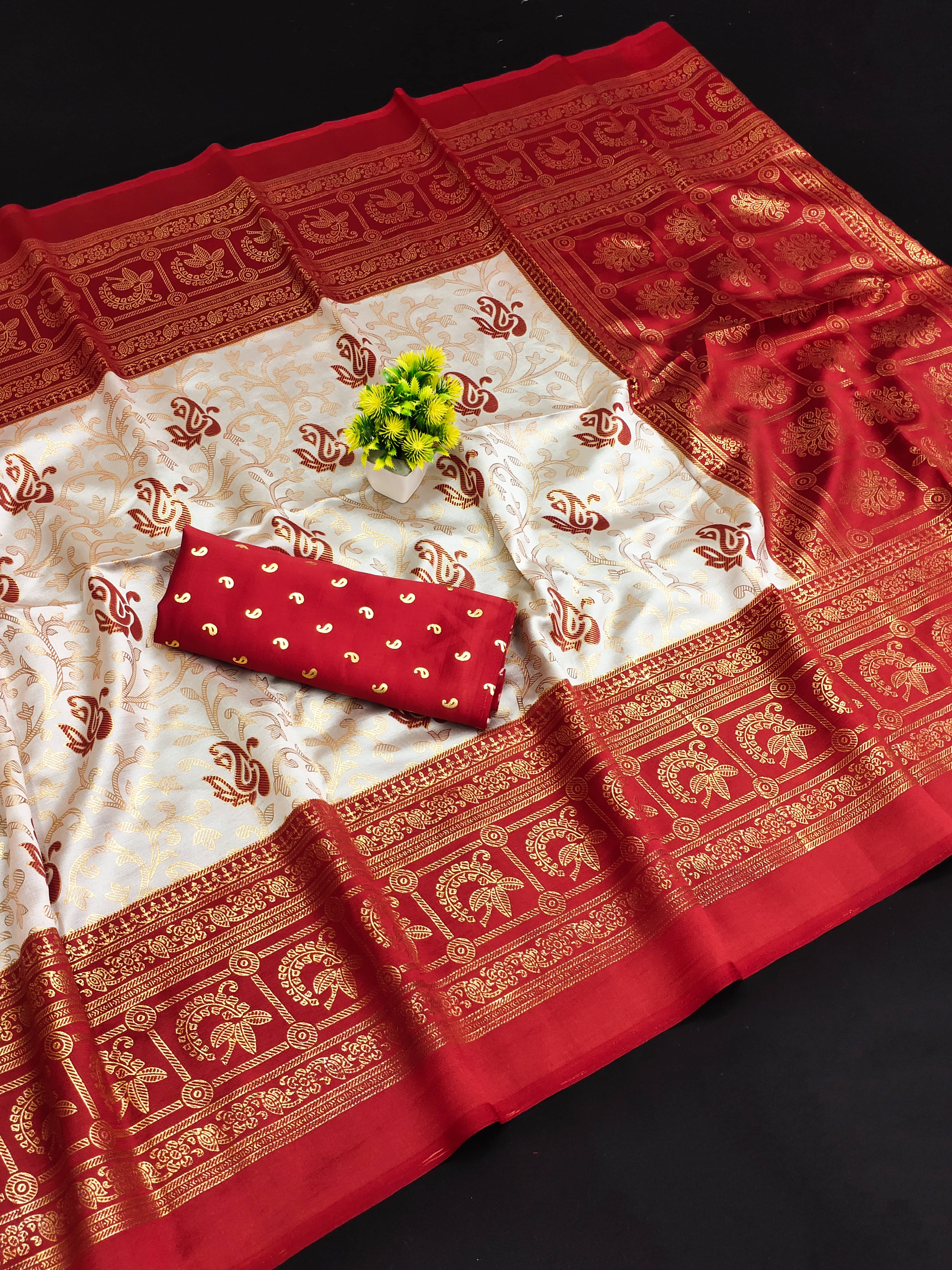Kanooda Prints Art Silk Printed Saree With Unstitched Blouse Piece ( Beige )     			Kanooda Prints Art Silk Printed Saree With Unstitched Blouse Piece ( Beige )
