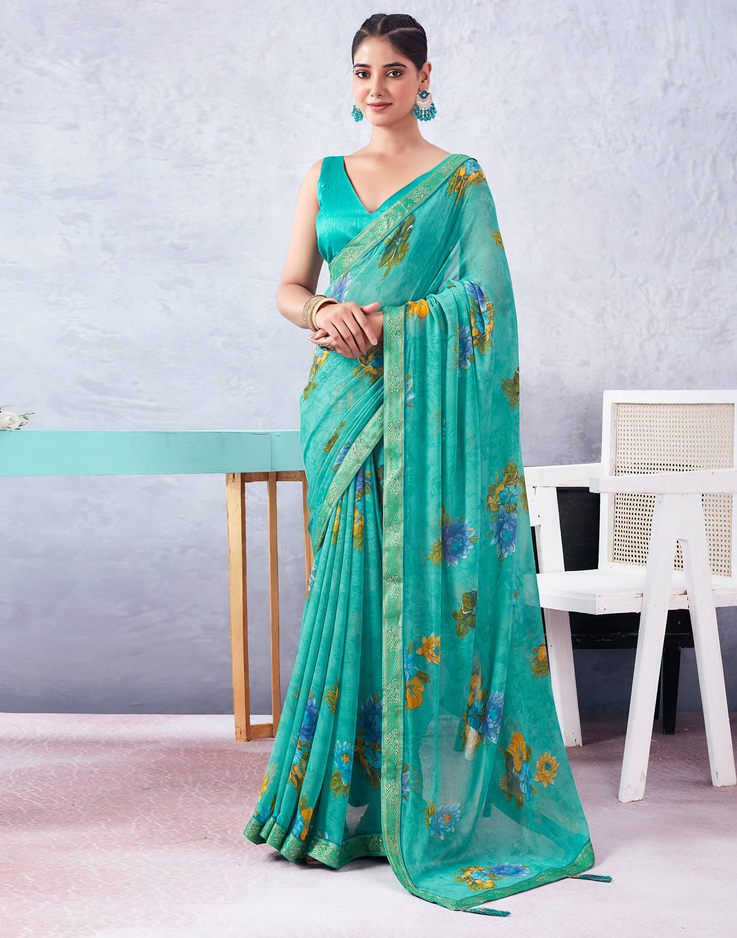 Samah Chiffon Printed Saree With Unstitched Blouse Piece ( Turquoise ) Samah Chiffon Printed Saree With Unstitched Blouse Piece ( Turquoise )
