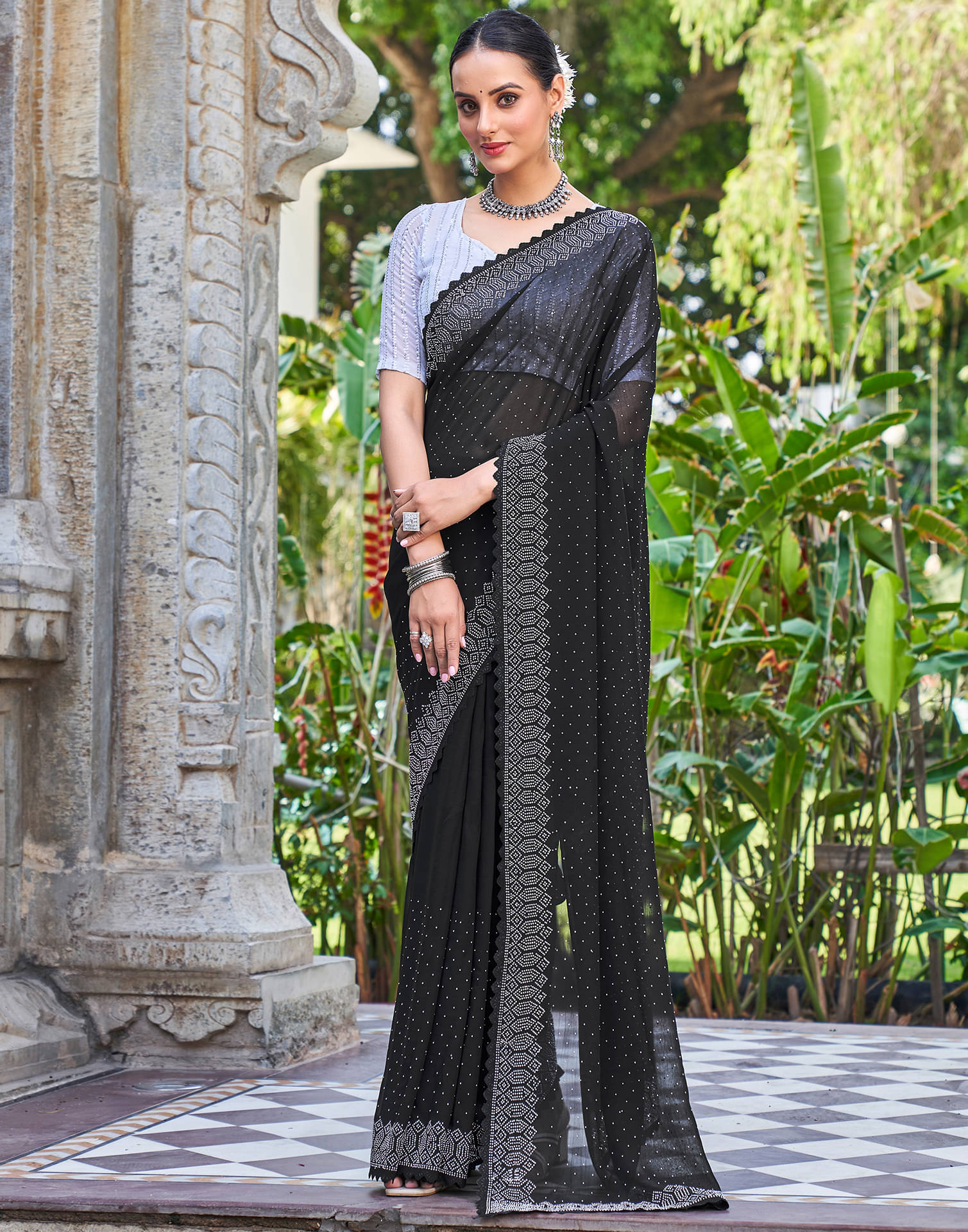 Samah Georgette Embellished Saree With Unstitched Blouse Piece ( Black ) Samah Georgette Embellished Saree With Unstitched Blouse Piece ( Black )
