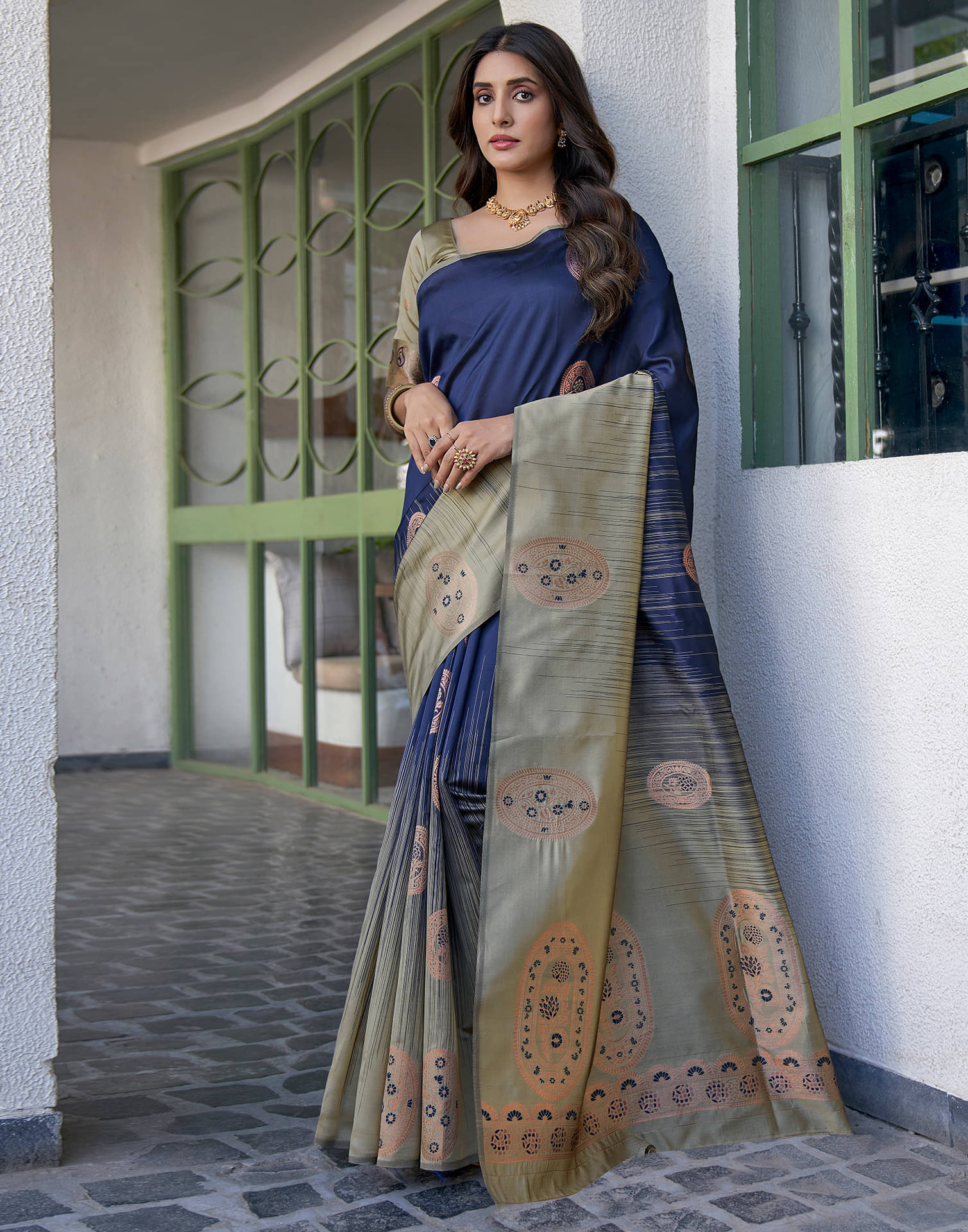     			Samah Silk Blend Self Design Saree With Unstitched Blouse Piece ( Navy Blue )