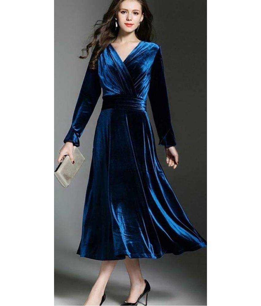     			Westchic Women Velvet Solid Gown ( Navy Blue )