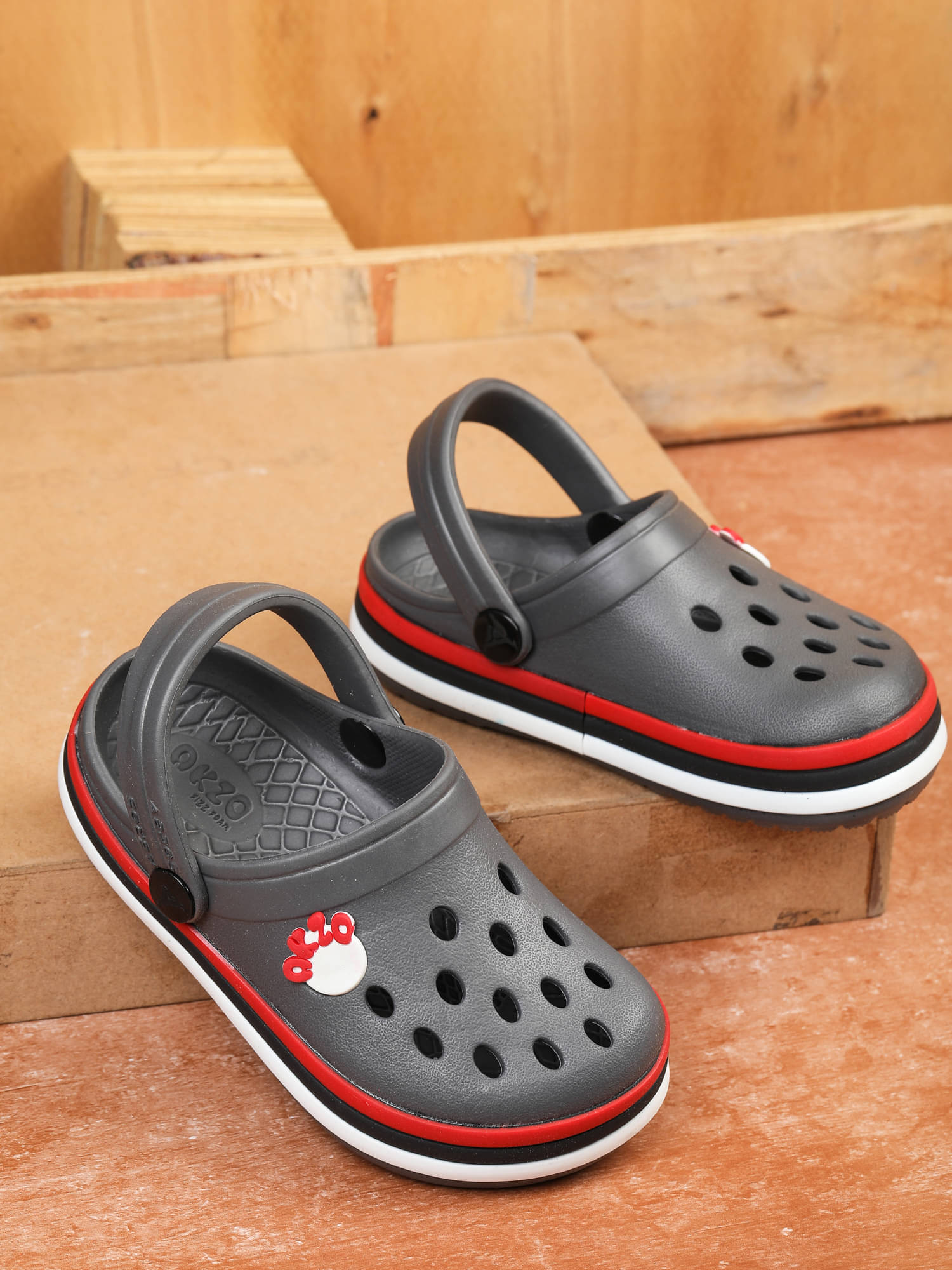     			Abros - Gray Boy's Clogs ( 1 Pair )
