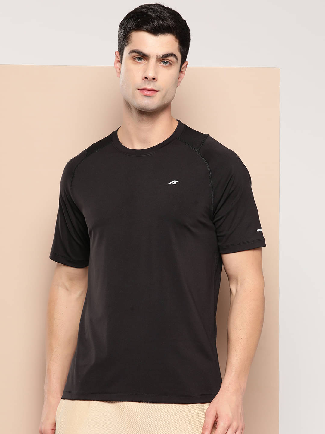     			Alcis Black Polyester Slim Fit Men's Sports T-Shirt ( Pack of 1 )