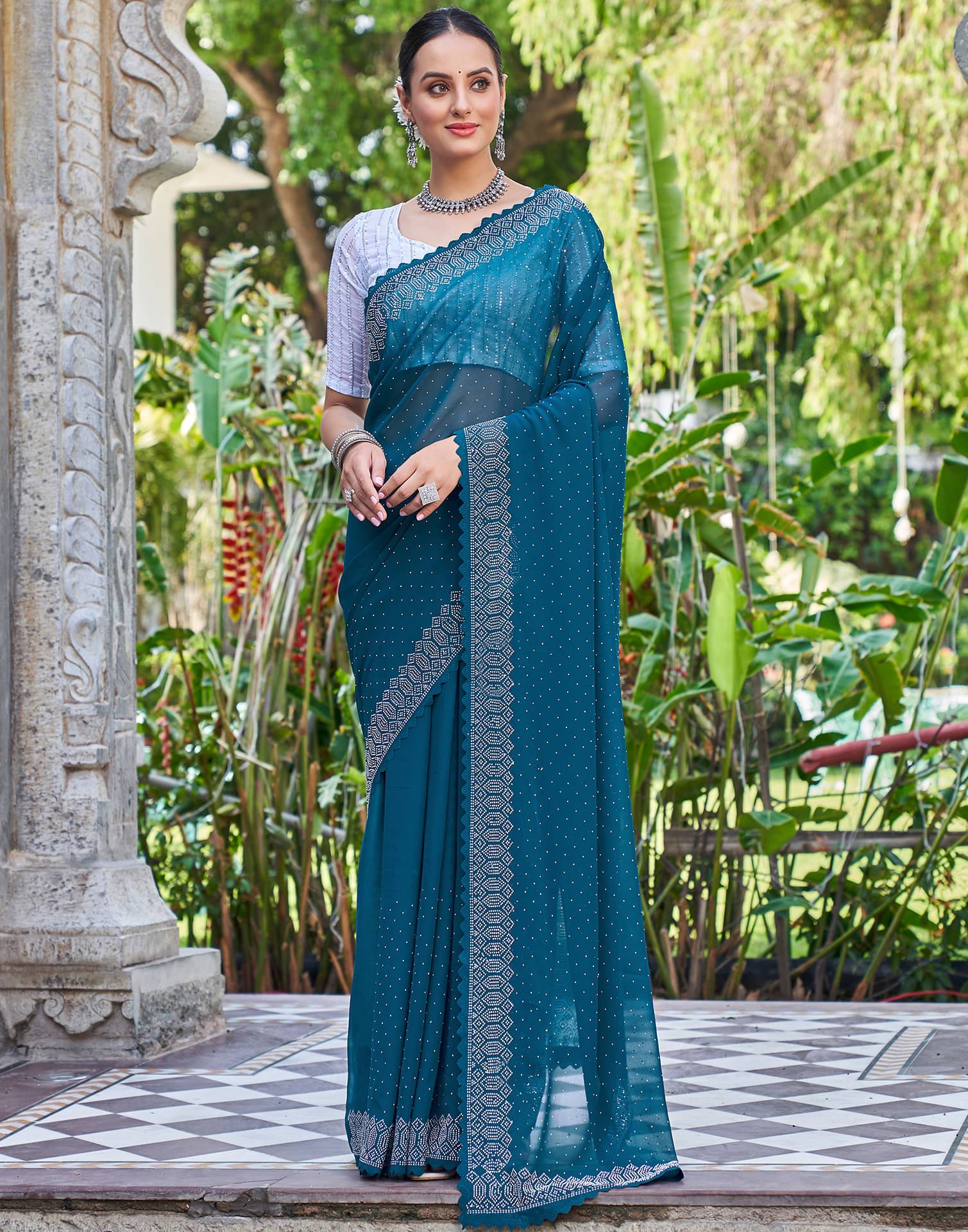     			Satrani Georgette Embellished Saree With Unstitched Blouse Piece ( Rama )