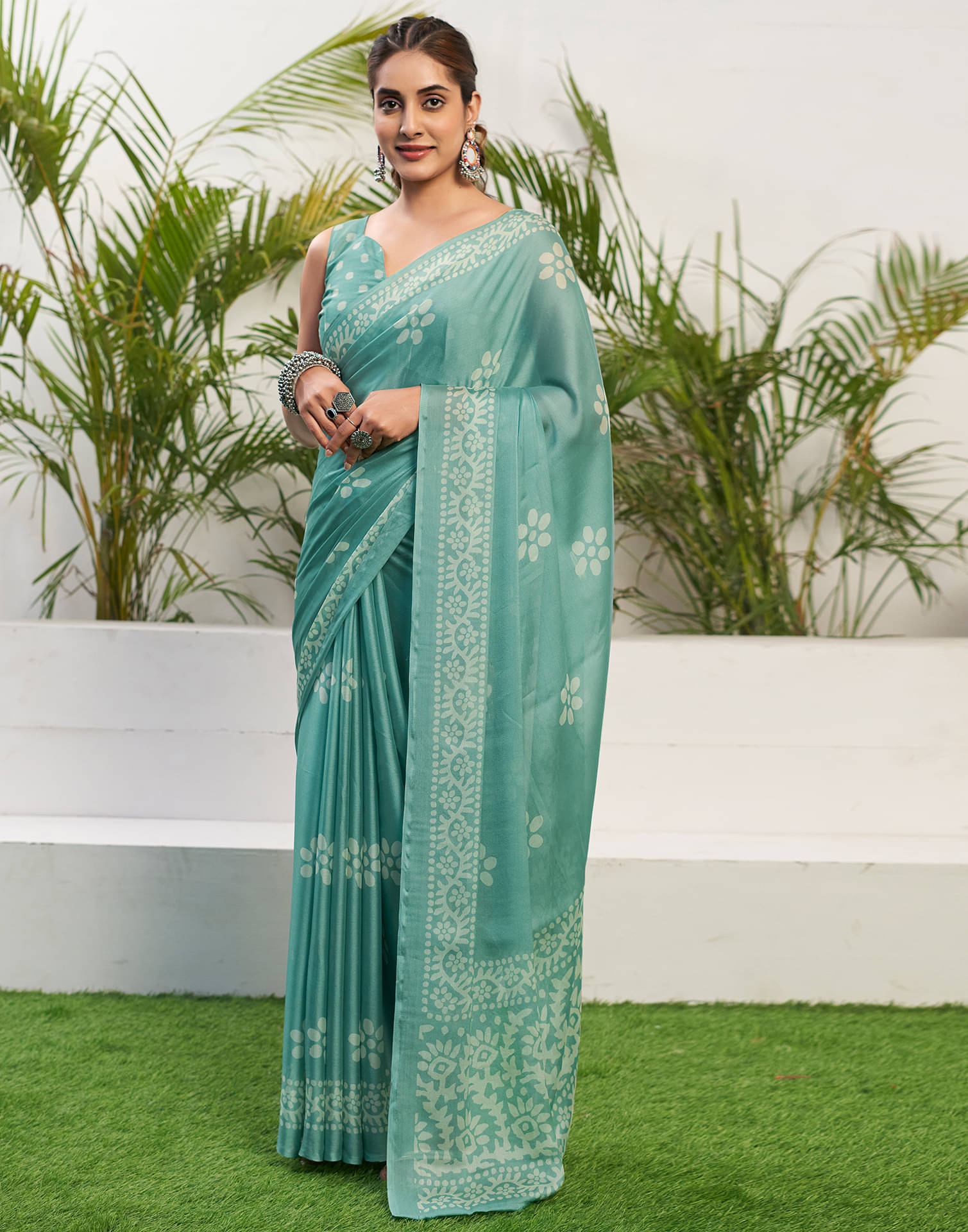 Samah Chiffon Printed Saree With Unstitched Blouse Piece ( Turquoise ) Samah Chiffon Printed Saree With Unstitched Blouse Piece ( Turquoise )