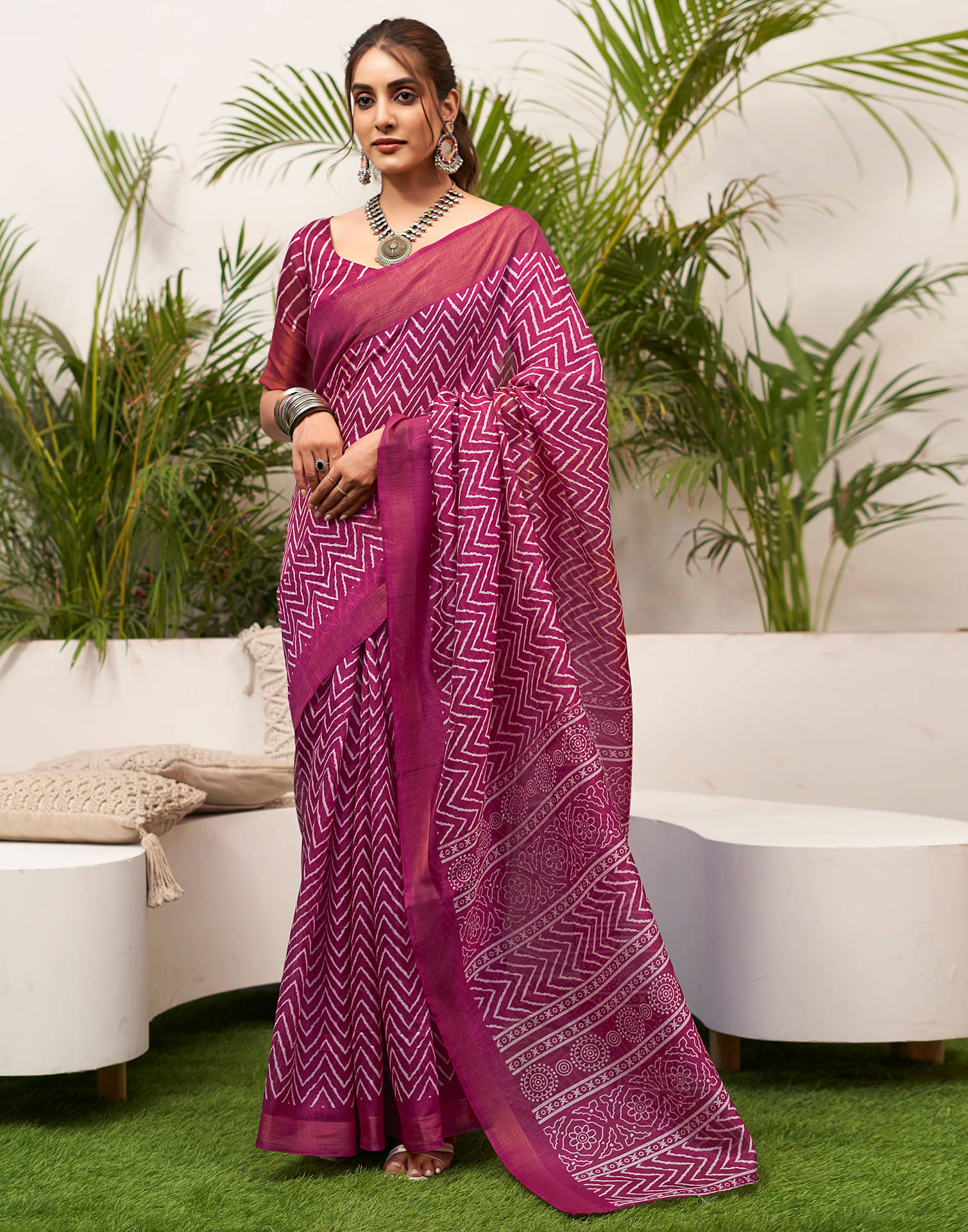     			Samah Cotton Blend Printed Saree With Unstitched Blouse Piece ( Purple )