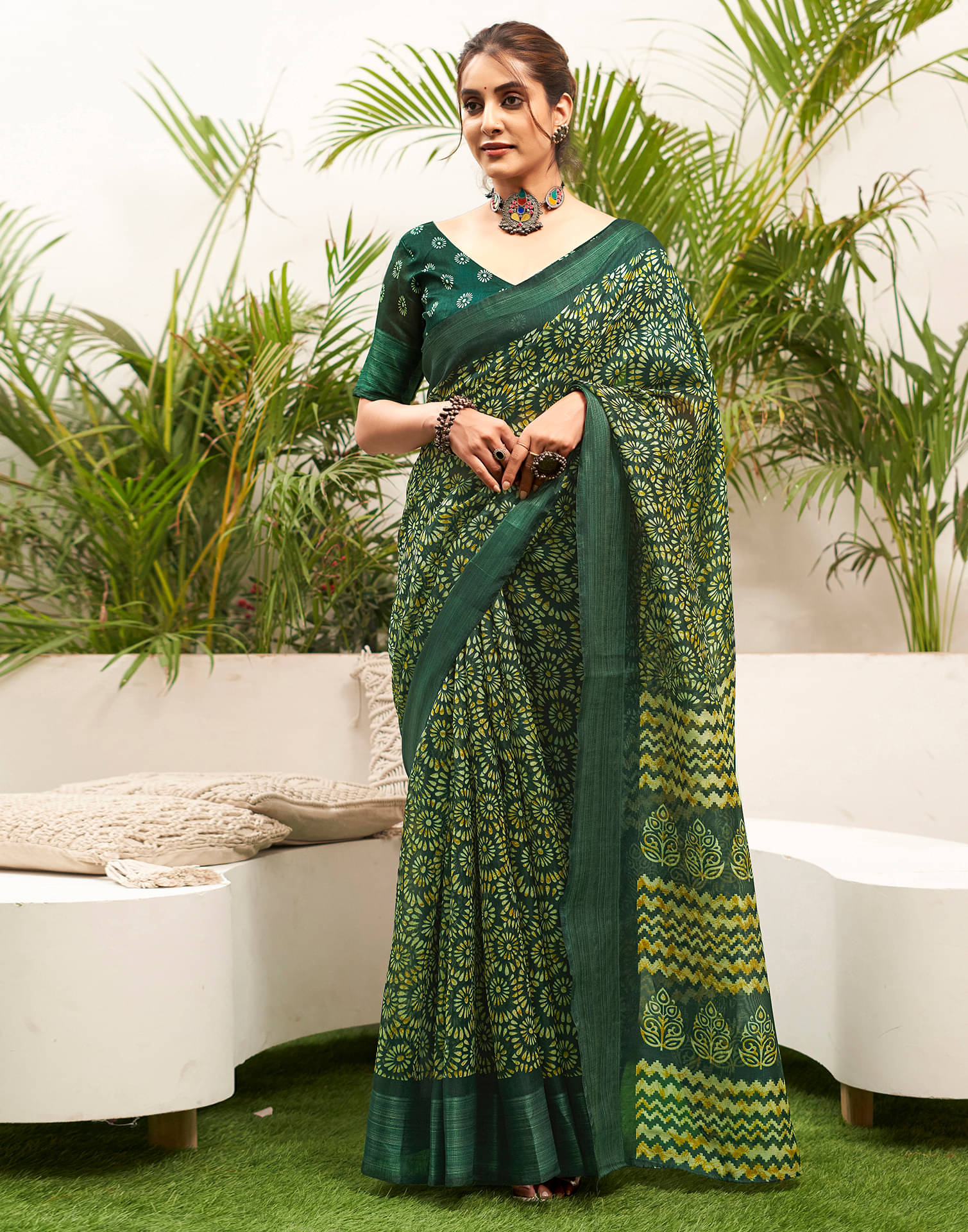 Samah Cotton Blend Printed Saree With Unstitched Blouse Piece ( Green ) Samah Cotton Blend Printed Saree With Unstitched Blouse Piece ( Green )