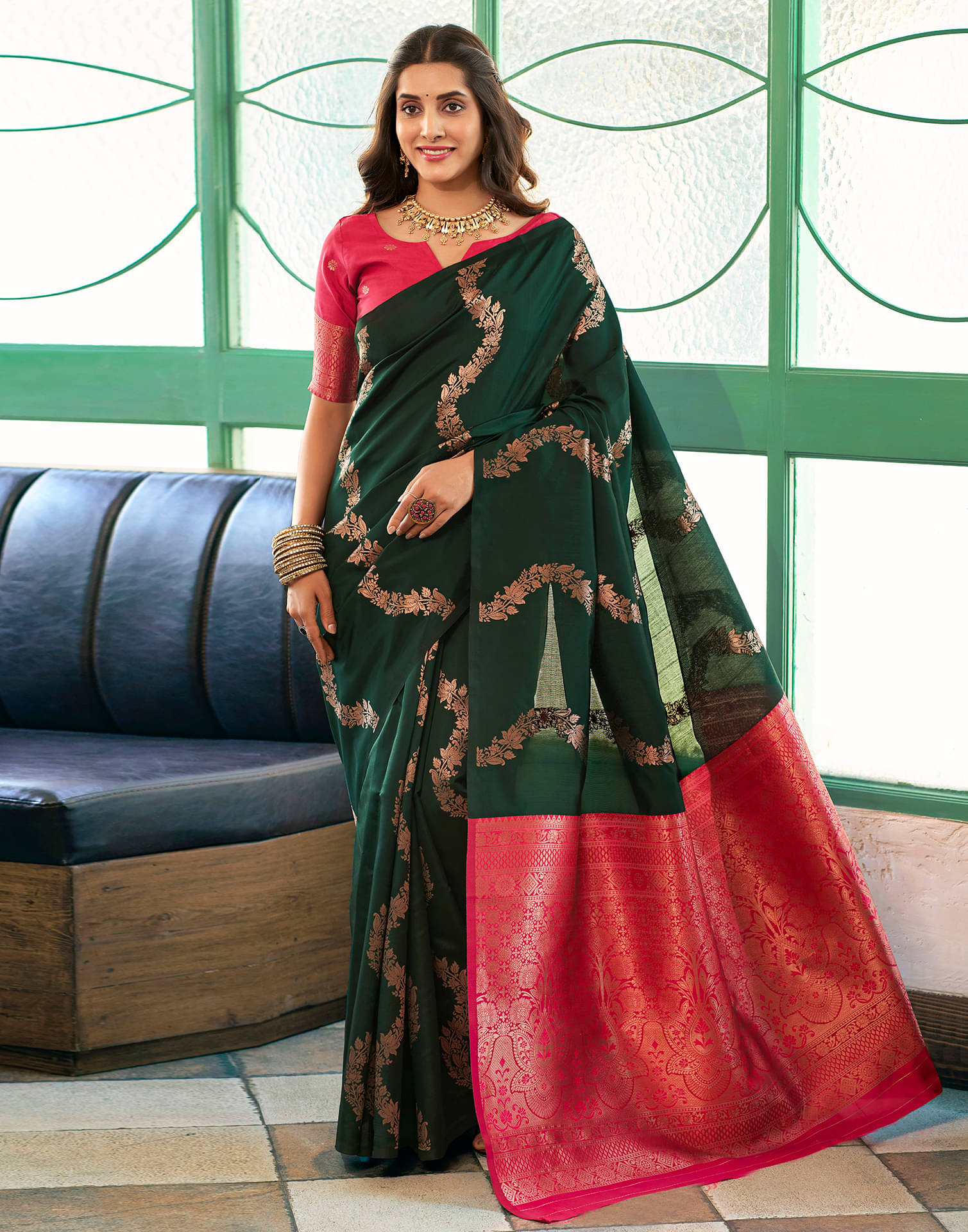     			Samah Silk Blend Woven Saree With Unstitched Blouse Piece ( Green )