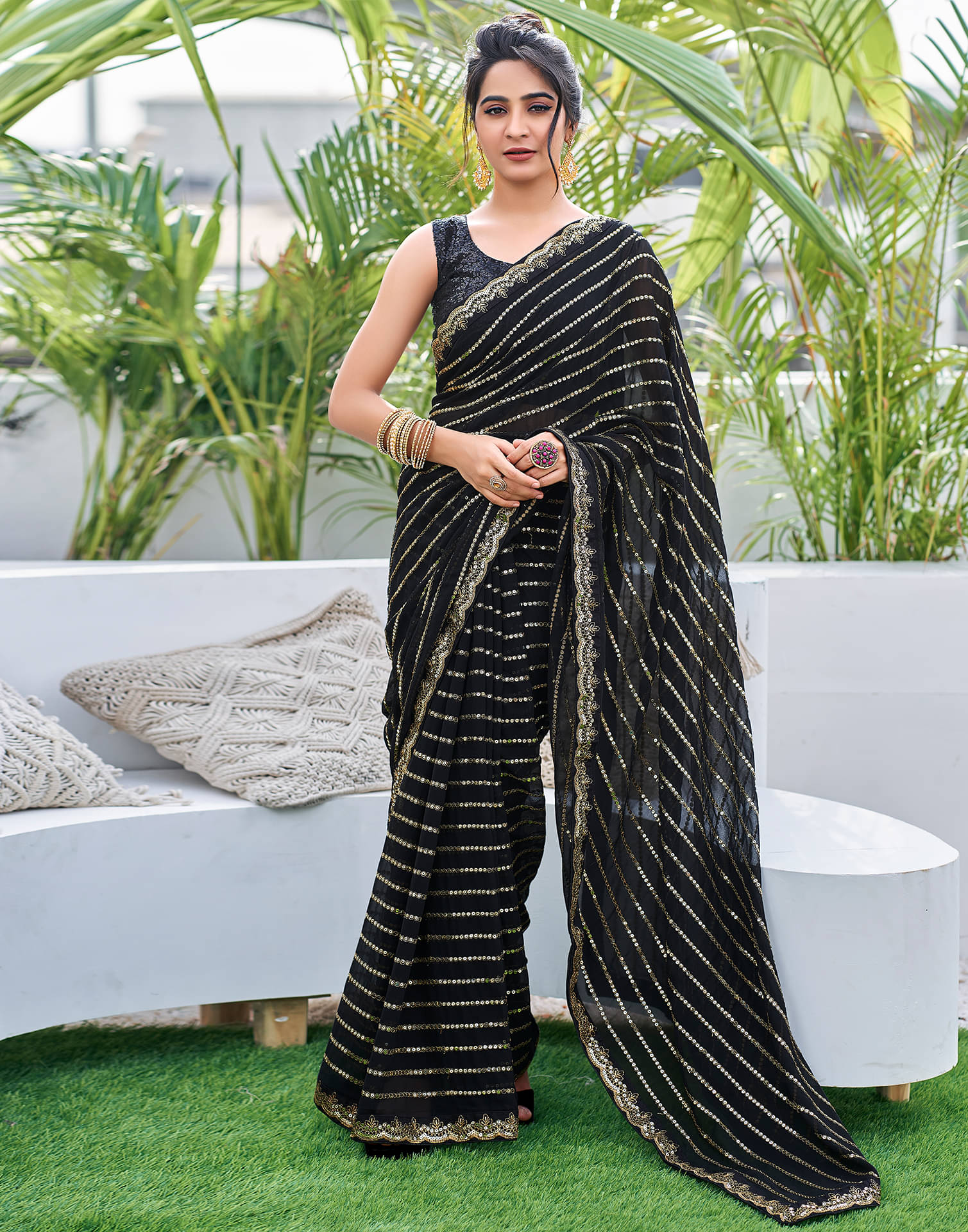     			Satrani Georgette Embellished Saree With Unstitched Blouse Piece ( Black )