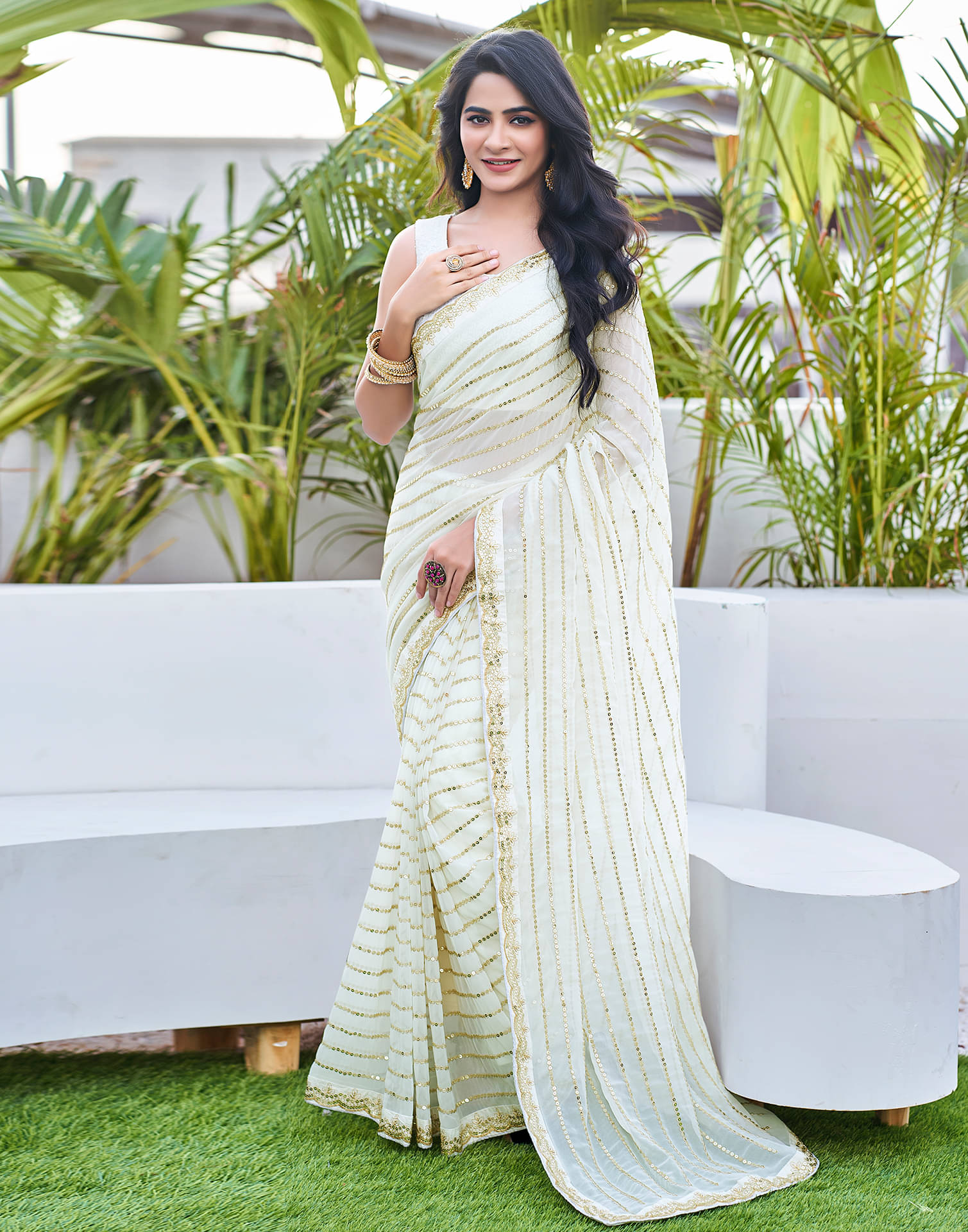     			Satrani Georgette Embellished Saree With Unstitched Blouse Piece ( Off White )