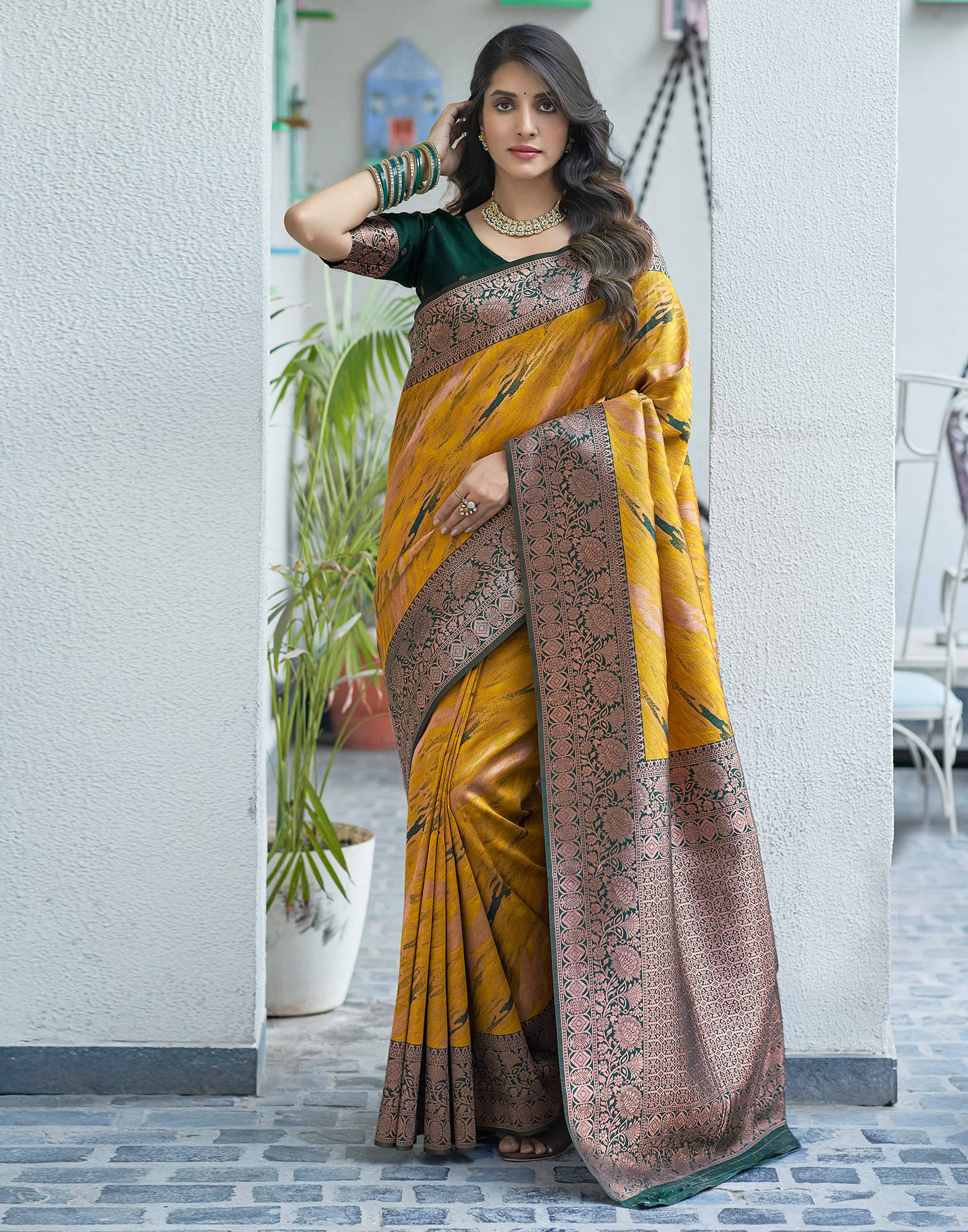     			Satrani Silk Blend Woven Saree With Unstitched Blouse Piece ( Yellow )