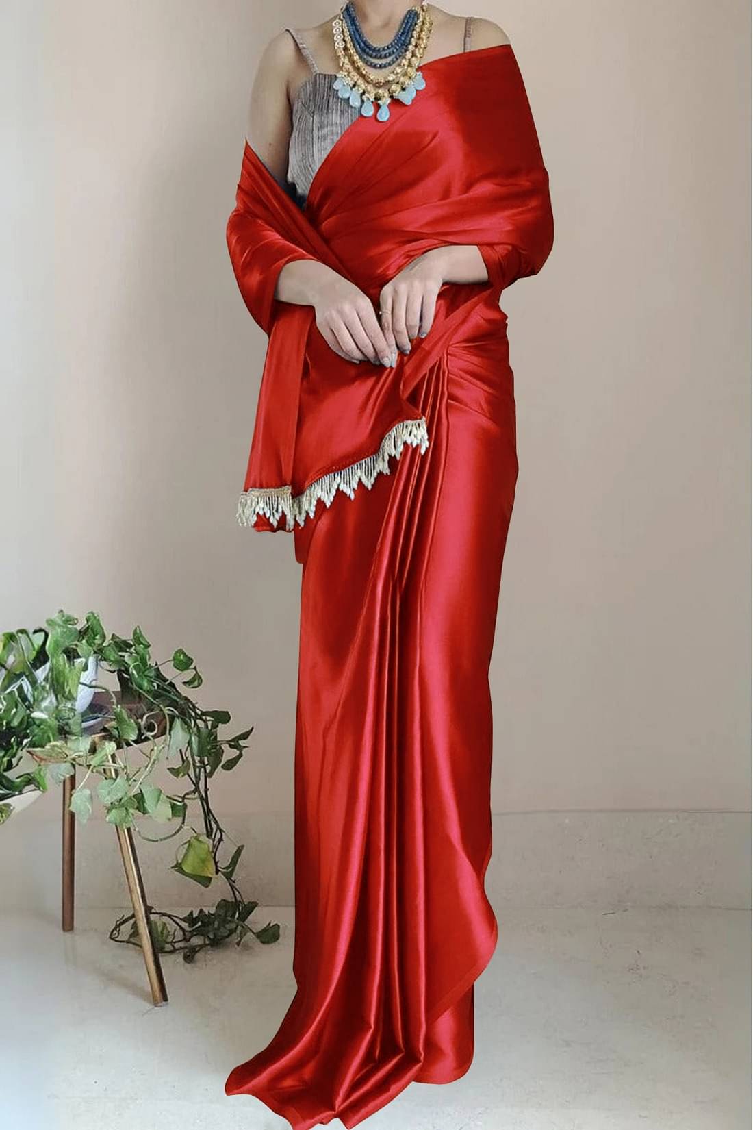 Apnisha Satin Solid Saree With Unstitched Blouse Piece ( Red ) Apnisha Satin Solid Saree With Unstitched Blouse Piece ( Red )