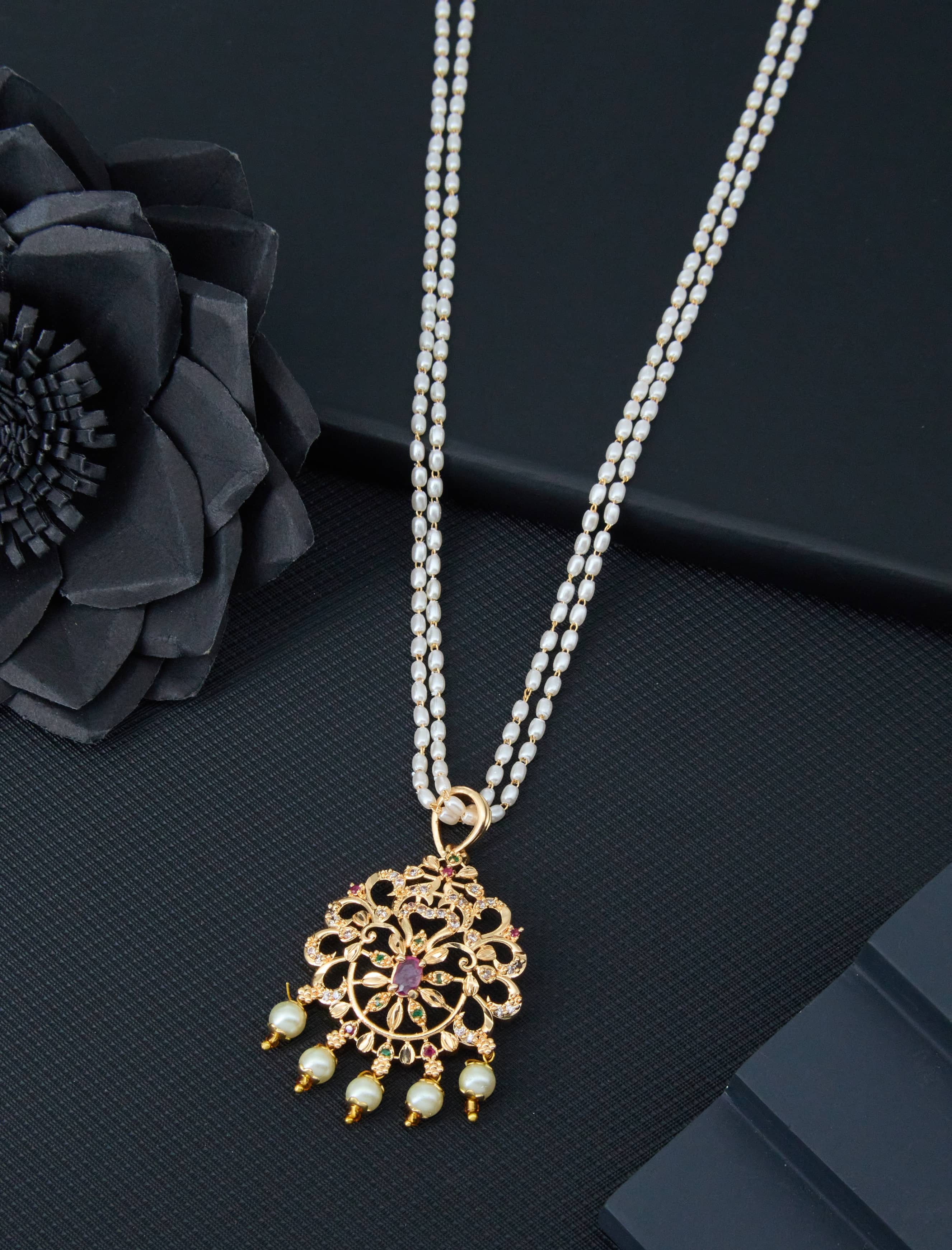 ROFARWORD Gold Brass Necklace ( Pack of 1 )