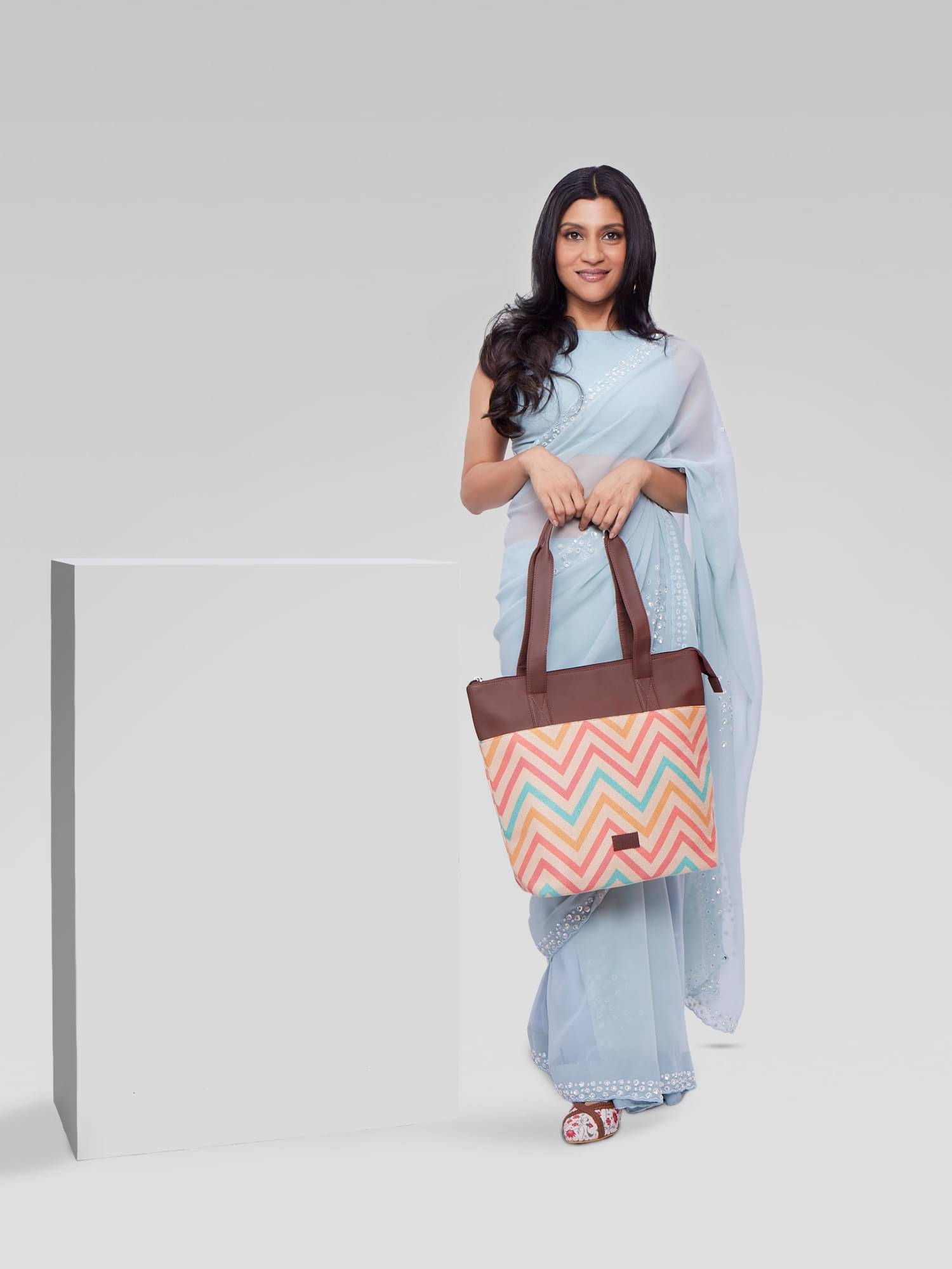     			Zouk Tote Bag Jute Set of 1 ( Multicolor )