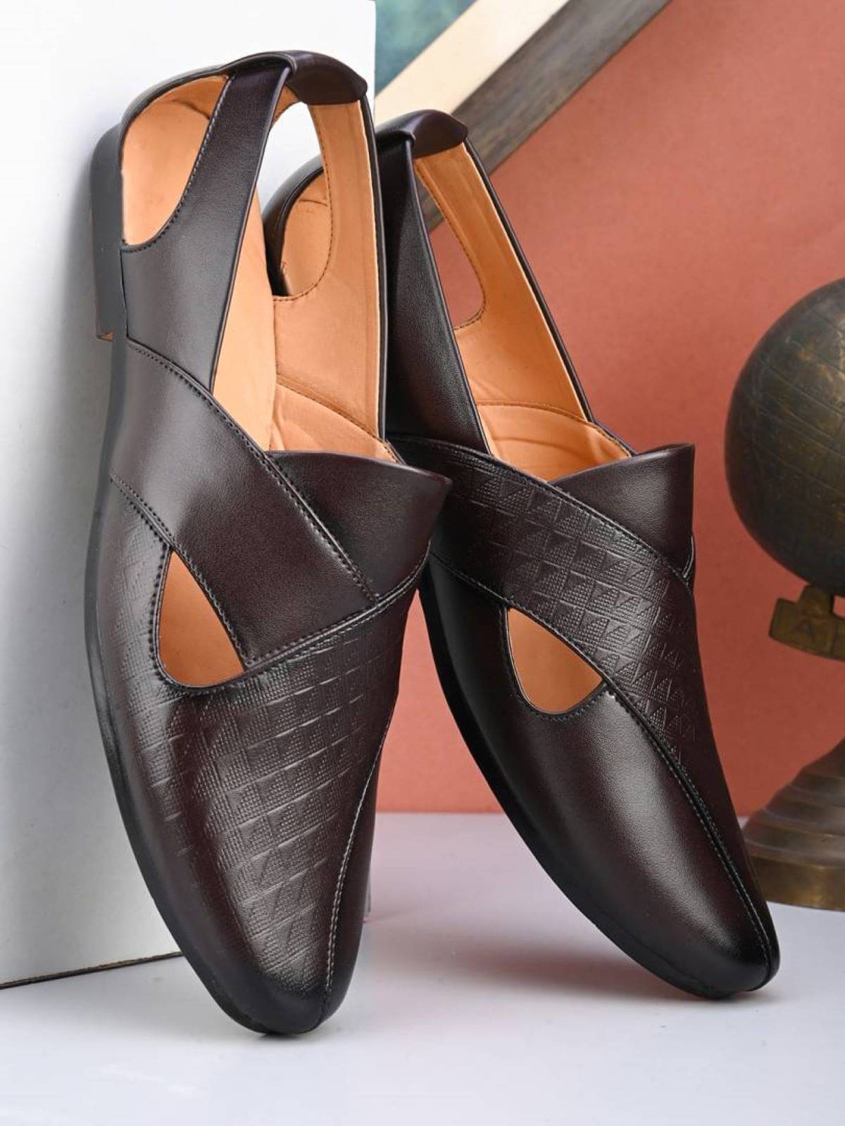     			MARKRANGE Brown Men's Mojaris