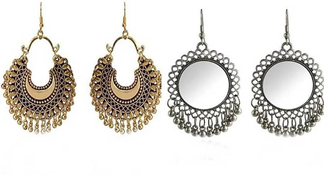     			Samridhi DC Golden Chandbalis Earrings ( Pack of 1 )