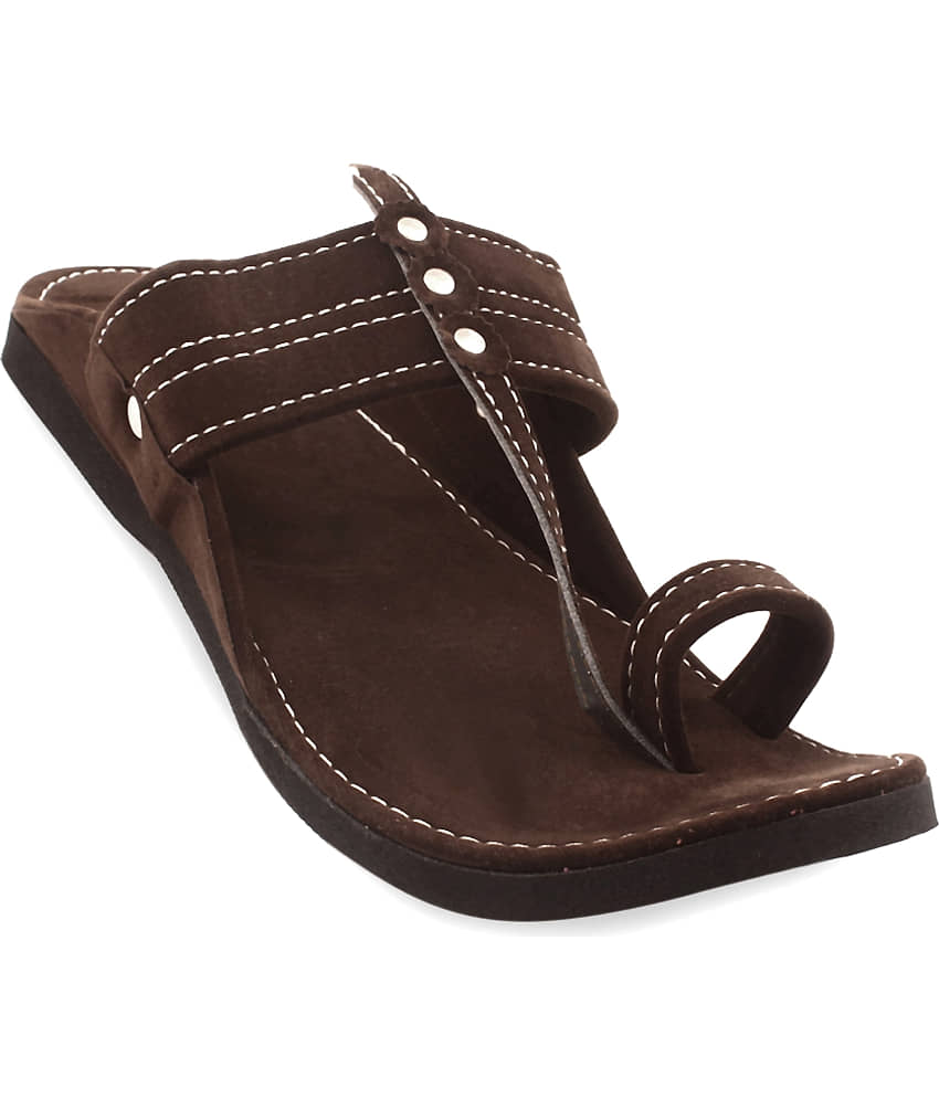 rajeraj Brown Men's Kolhapuris - Ethnic Shoes | Buy online on ZillyBuy