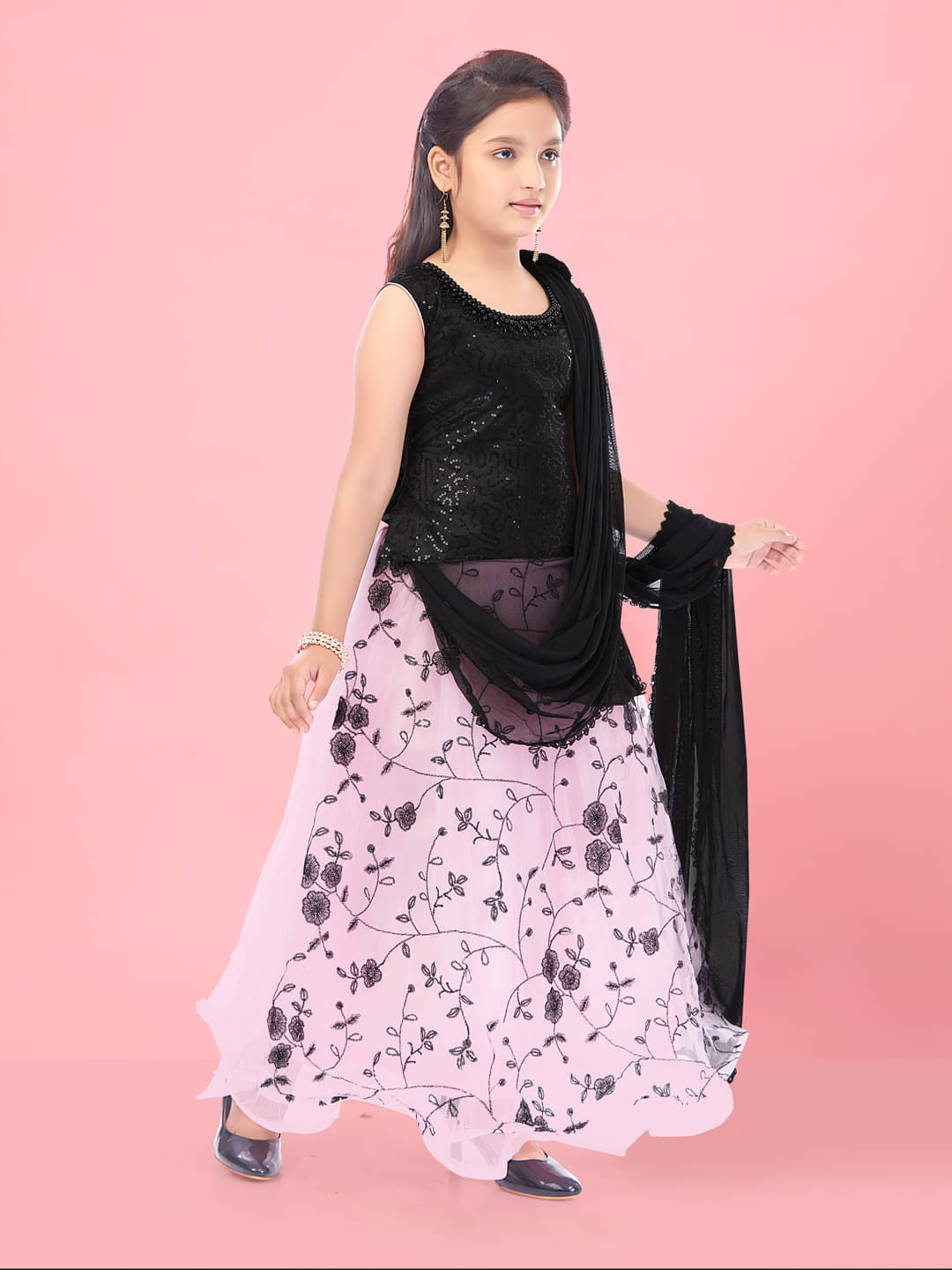    			Aarika Net Lehenga Choli Set For Girls ( Pack of 1 , Black )