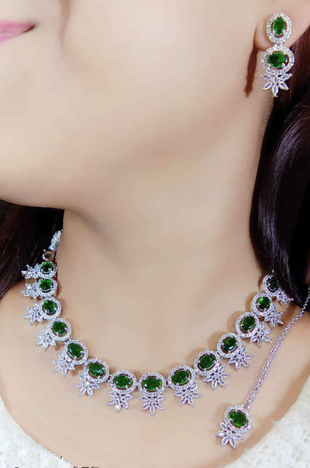Ladymania Green Alloy Necklace Set ( Pack of 1 )