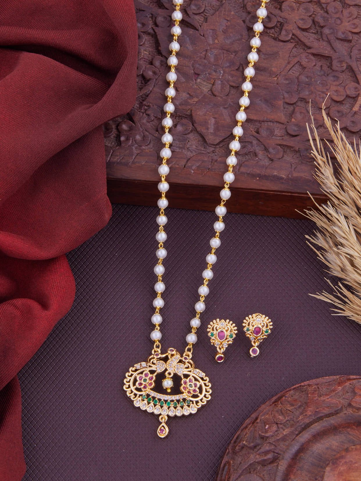 ROFARWORD Gold Brass Necklace Set ( Pack of 1 )