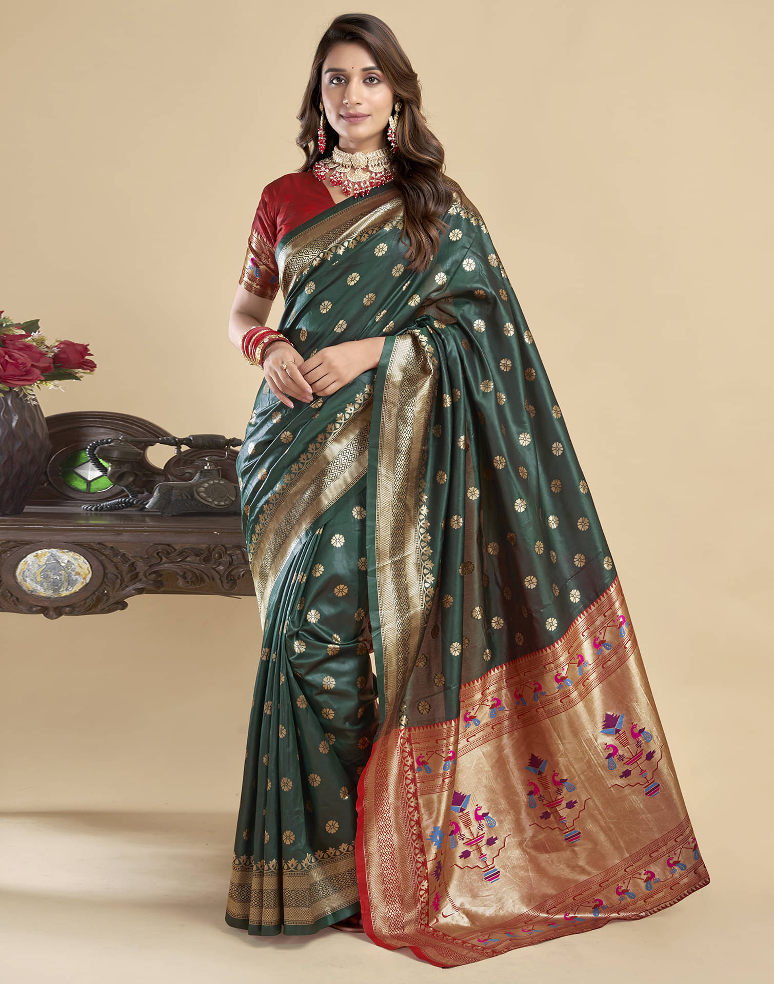 Samah Silk Self Design Saree With Unstitched Blouse Piece ( Green ) Samah Silk Self Design Saree With Unstitched Blouse Piece ( Green )