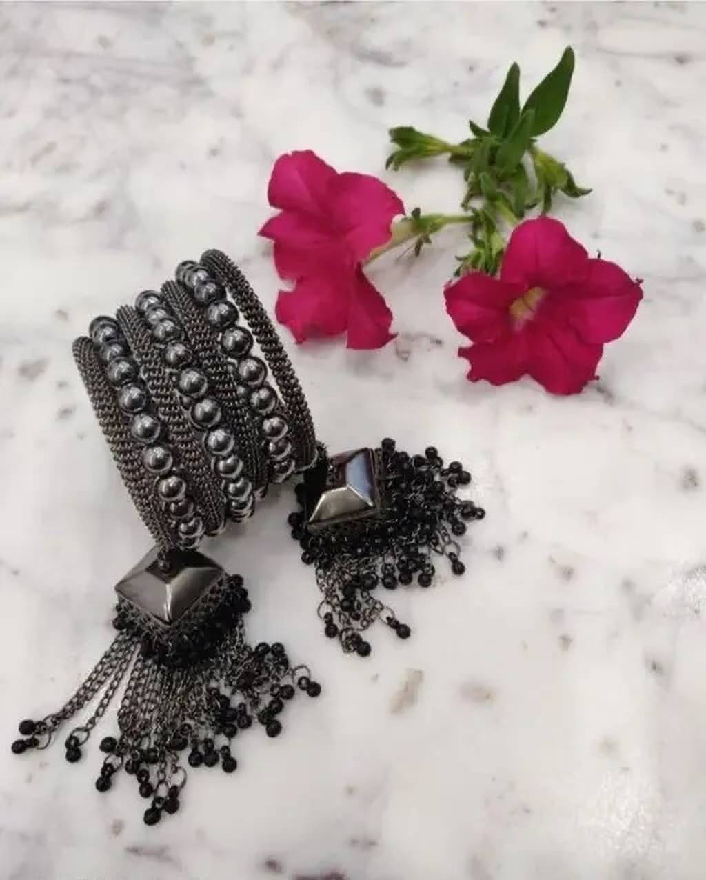 Samridhi DC Black Cuff ( Pack of 1 ) Samridhi DC Black Cuff ( Pack of 1 )