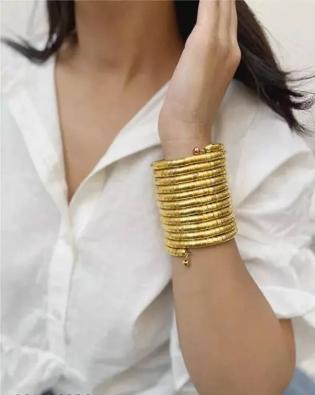 Samridhi DC Gold Bangle ( Pack of 1 ) Samridhi DC Gold Bangle ( Pack of 1 )