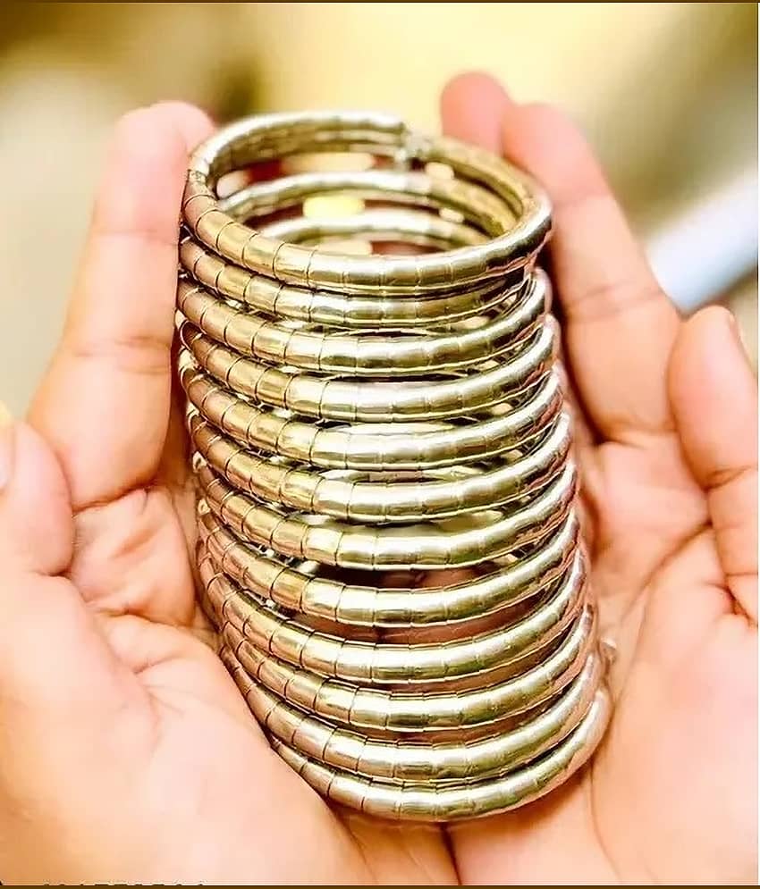 Samridhi DC Gold Bangle ( Pack of 1 ) - Bangles & Bracelets | Buy online on ZillyBuy