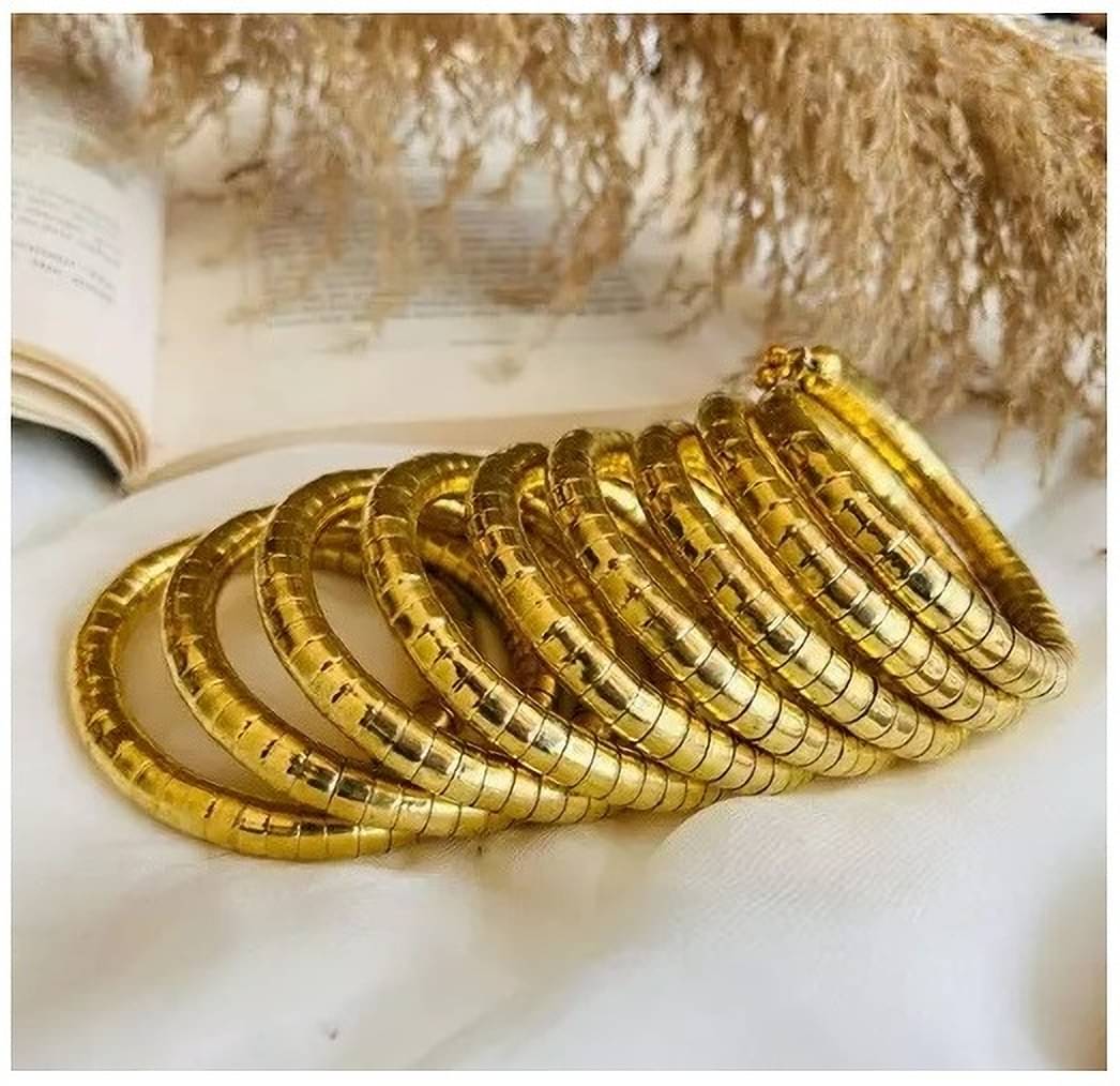     			Samridhi DC Gold Bangle ( Pack of 1 )