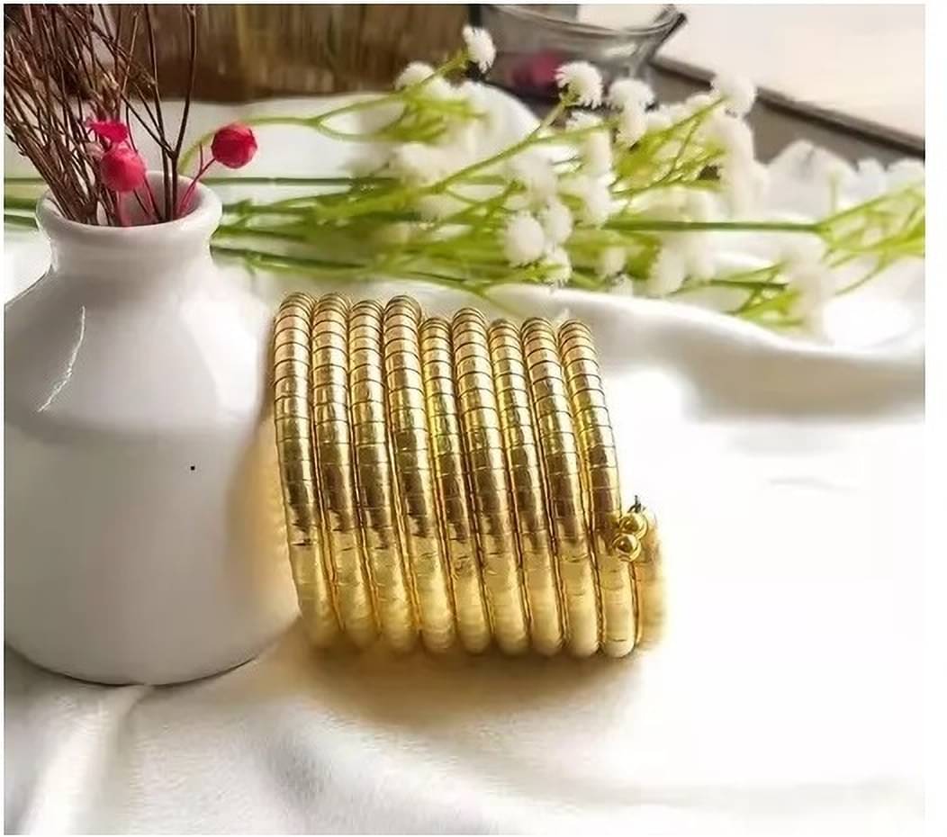 Samridhi DC Gold Bangle ( Pack of 1 ) Samridhi DC Gold Bangle ( Pack of 1 )