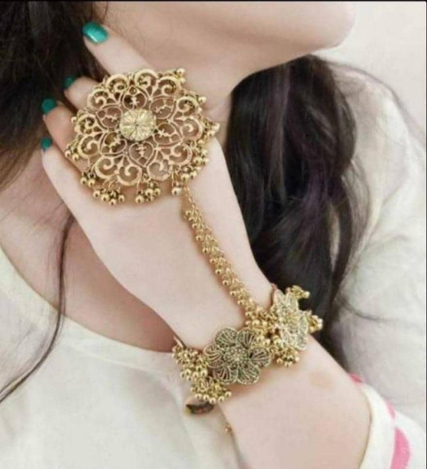 Samridhi DC Gold Bracelet ( Pack of 1 ) - Bangles & Bracelets | Buy online on ZillyBuy
