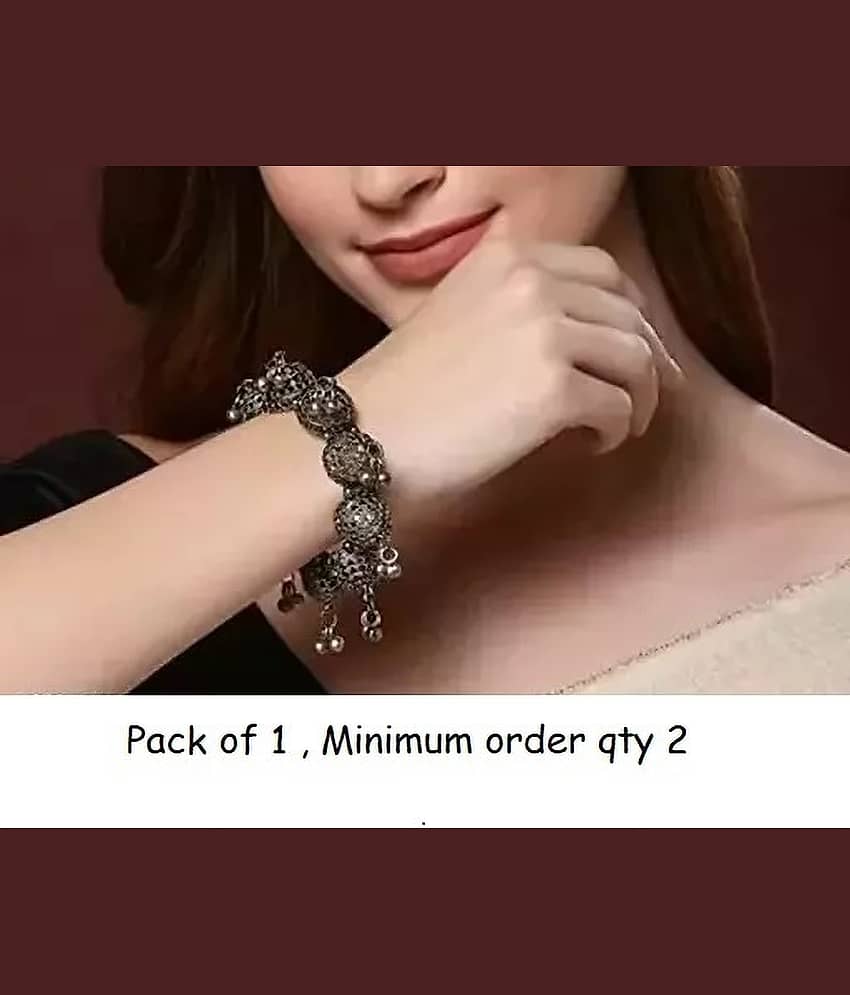 Samridhi DC Silver Bangle ( Pack of 1 ) - Bangles & Bracelets | Buy online on ZillyBuy