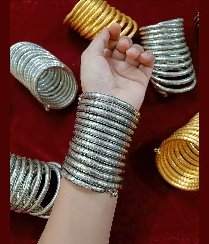 Samridhi DC Silver Bangle ( Pack of 1 ) - Bangles & Bracelets | Buy online on ZillyBuy