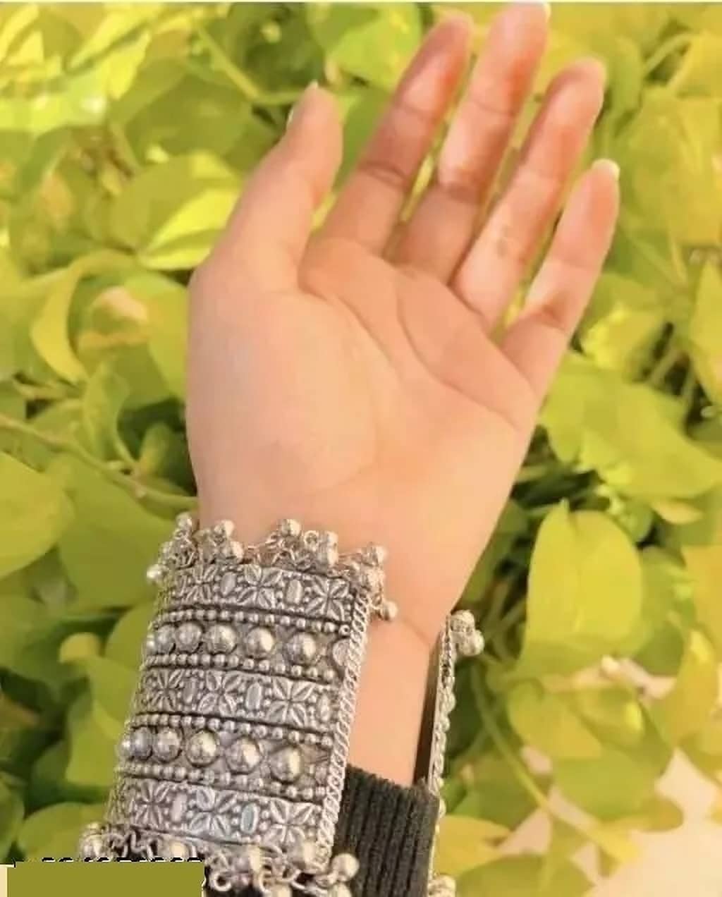 Samridhi DC Silver Bangle ( Pack of 1 ) - Bangles & Bracelets | Buy online on ZillyBuy