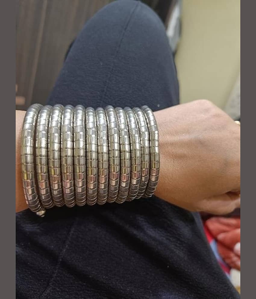 Samridhi DC Silver Bangle ( Pack of 1 ) - Bangles & Bracelets | Buy online on ZillyBuy