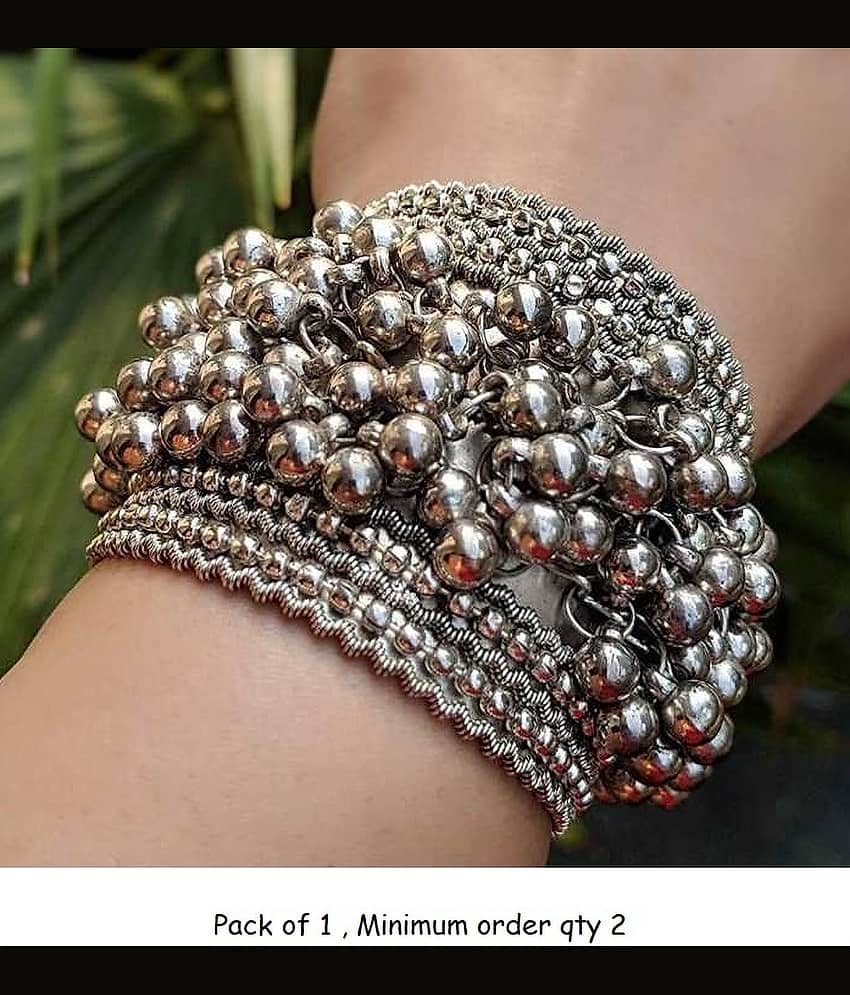 Samridhi DC Silver Bangle ( Pack of 1 ) - Bangles & Bracelets | Buy online on ZillyBuy