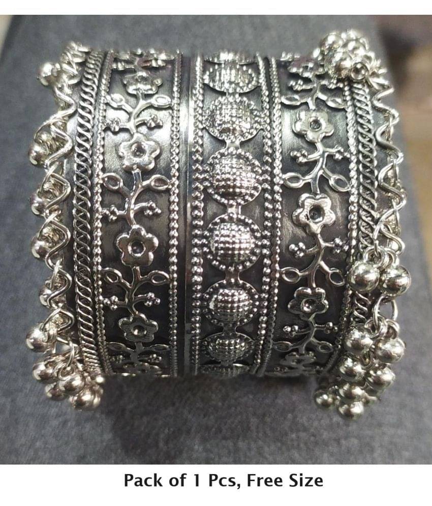     			Samridhi DC Silver Bangle ( Pack of 1 )