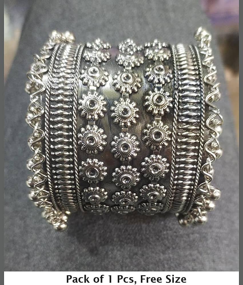Samridhi DC Silver Bangle ( Pack of 1 ) - Bangles & Bracelets | Buy online on ZillyBuy